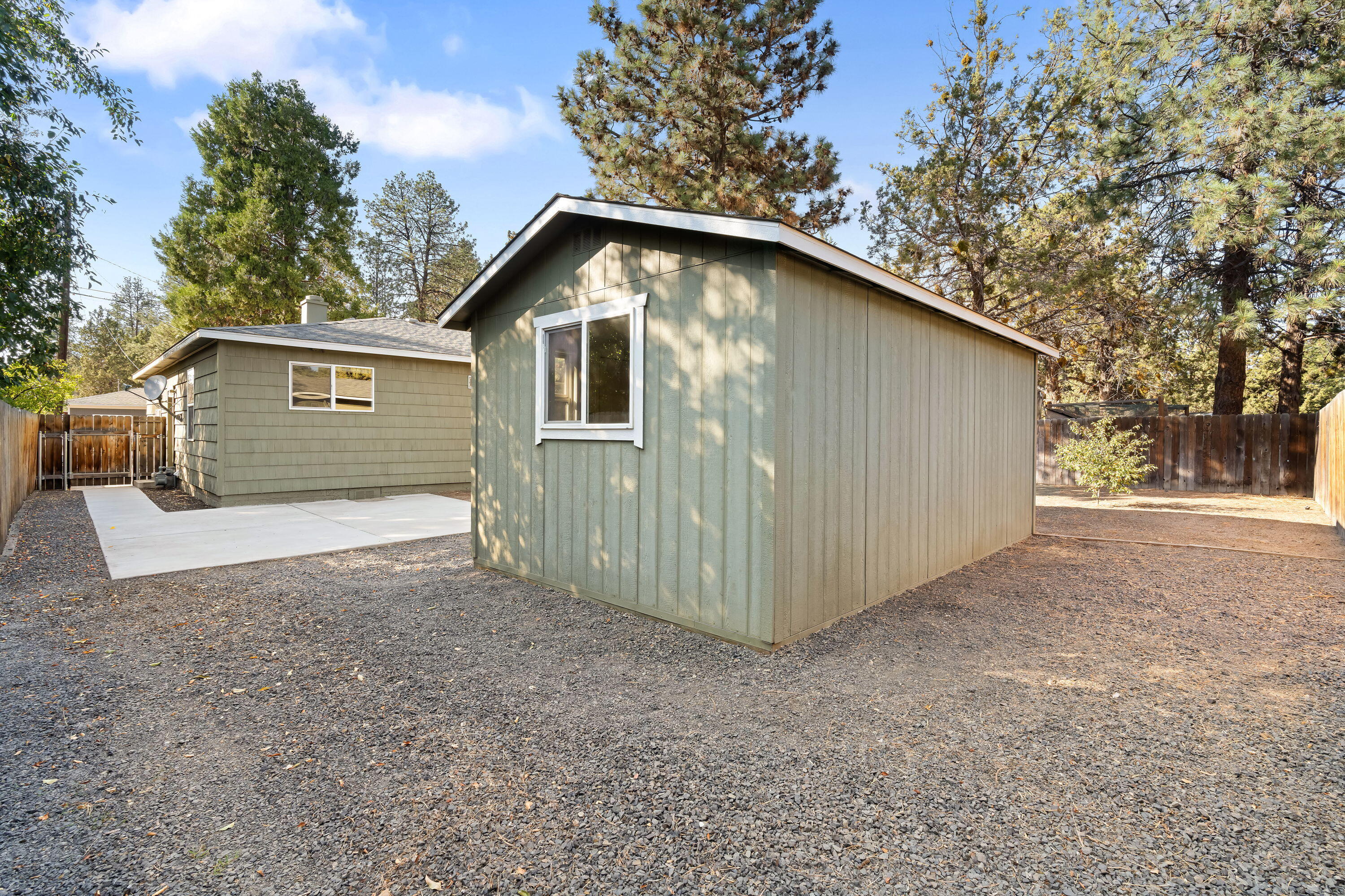 430 NE 10th Street