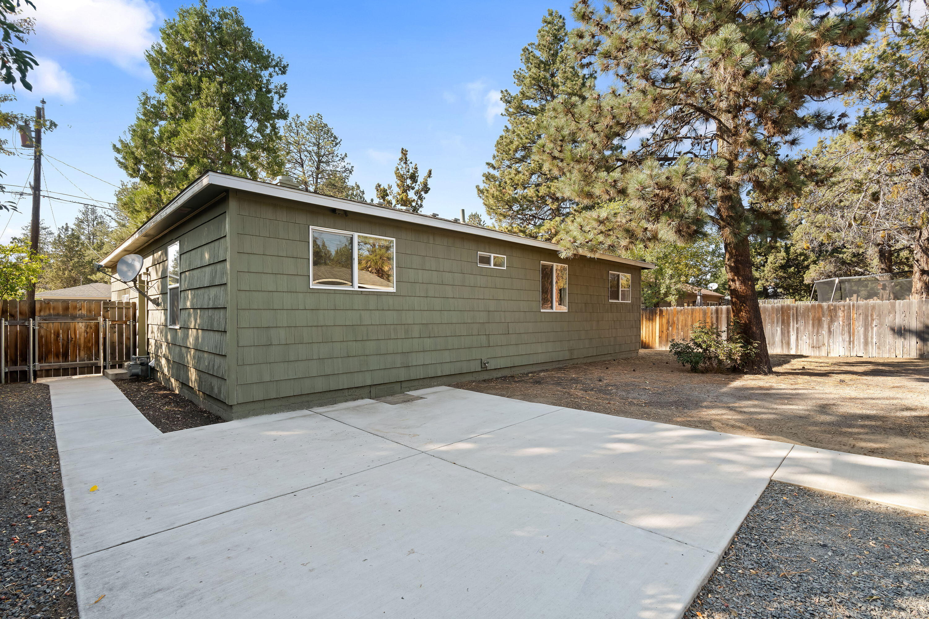 430 NE 10th Street