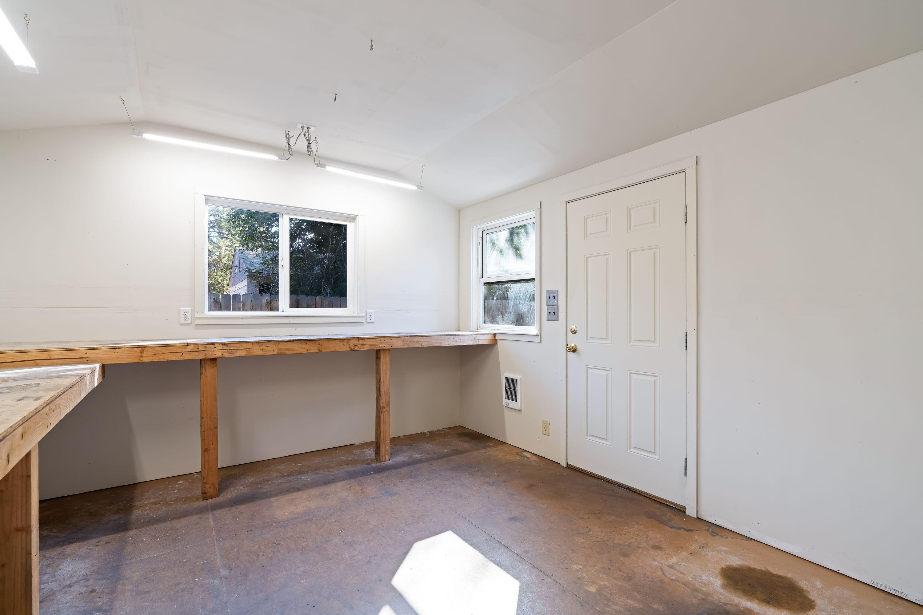 430 NE 10th Street