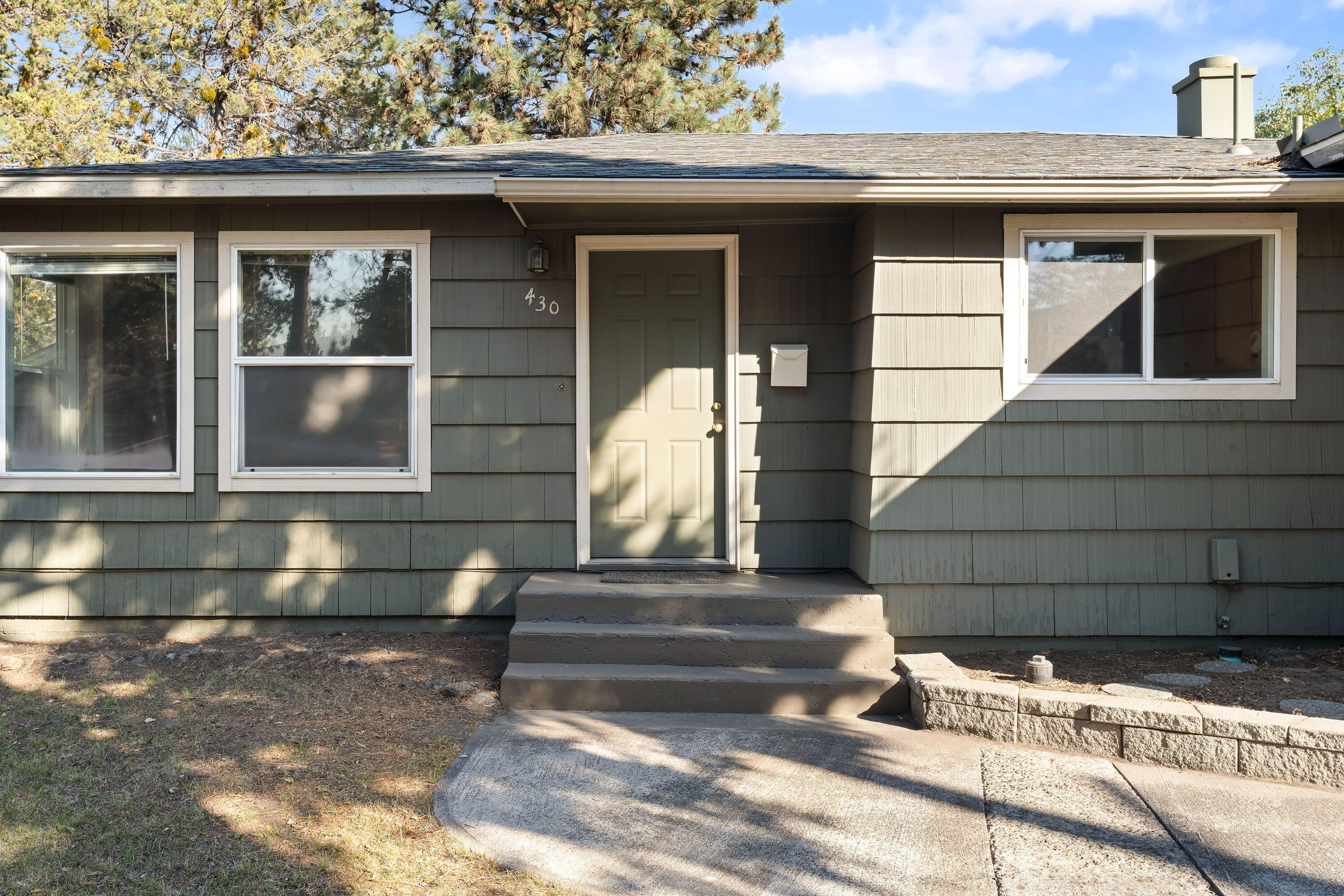430 NE 10th Street