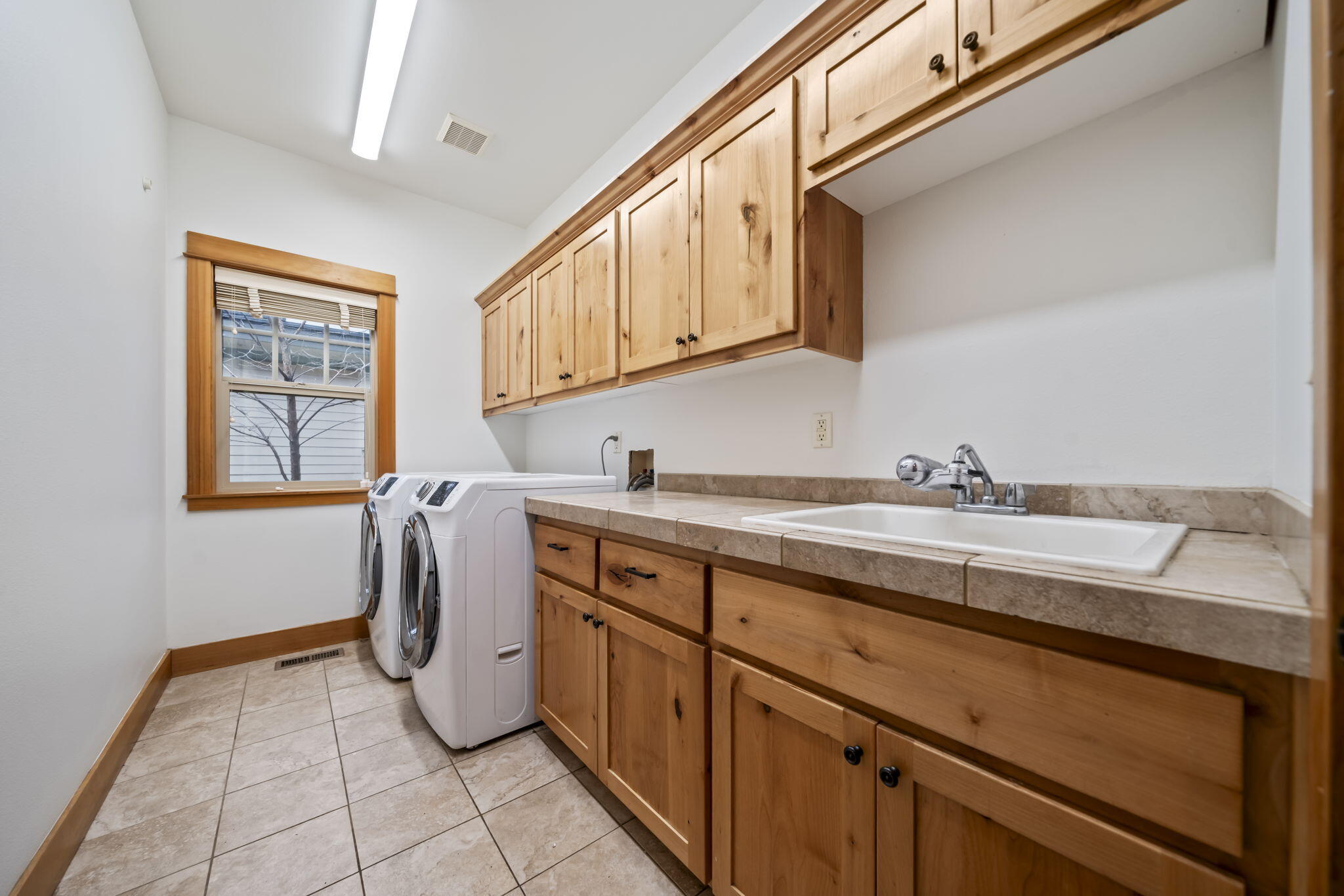 2192 NW High Lakes Loop