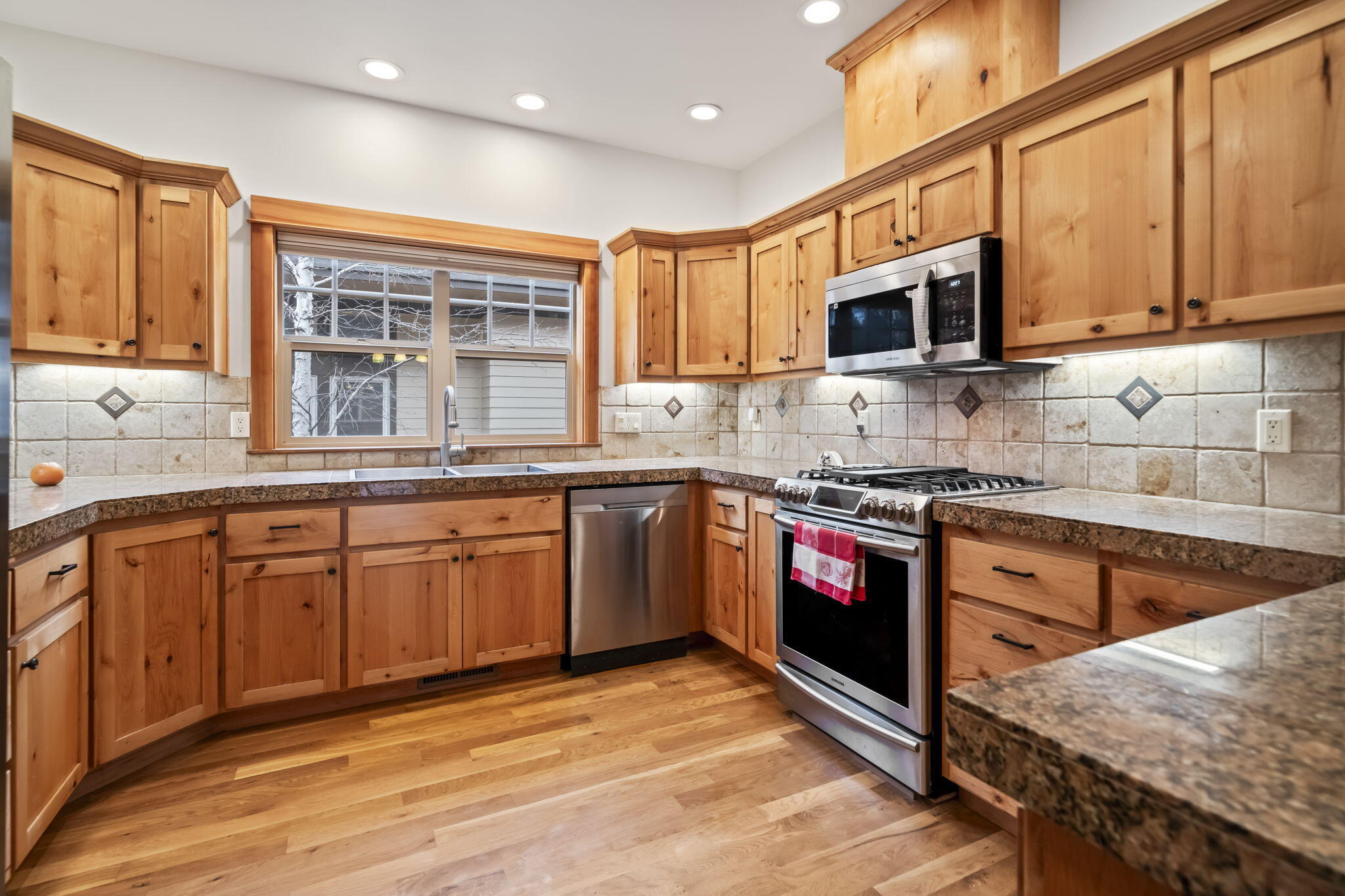 2192 NW High Lakes Loop