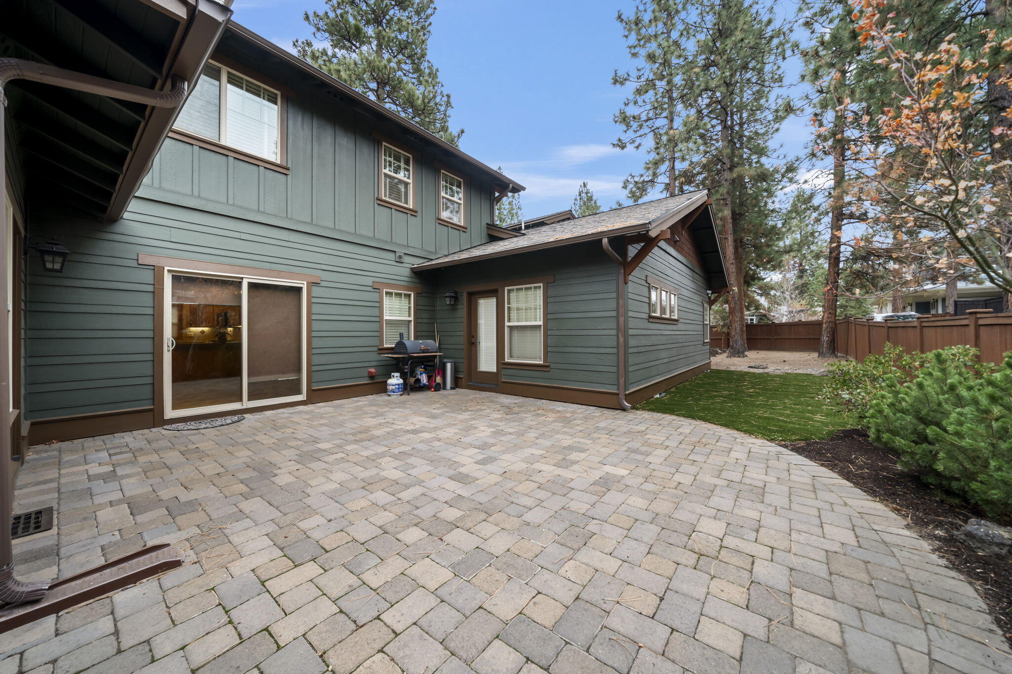 2192 NW High Lakes Loop