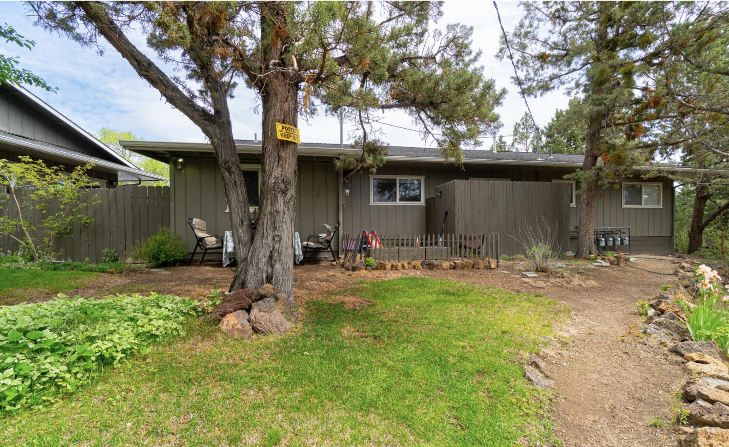 475 NE Underwood Avenue