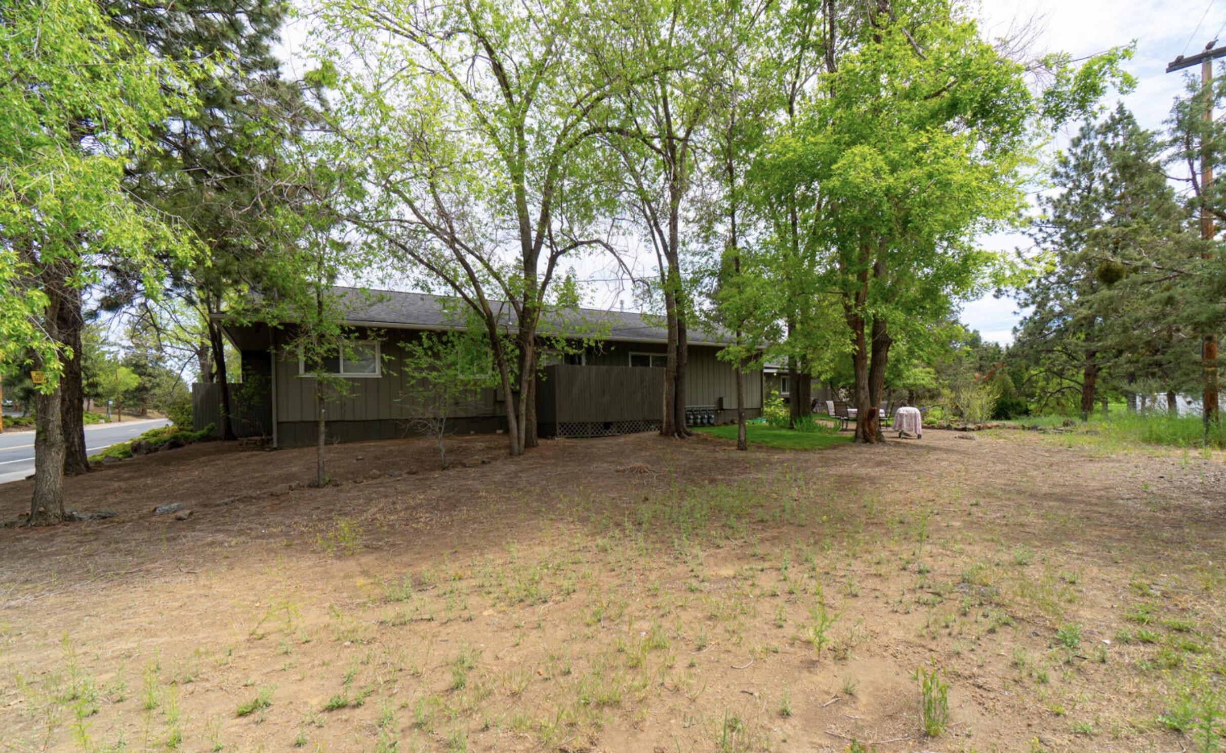 475 NE Underwood Avenue