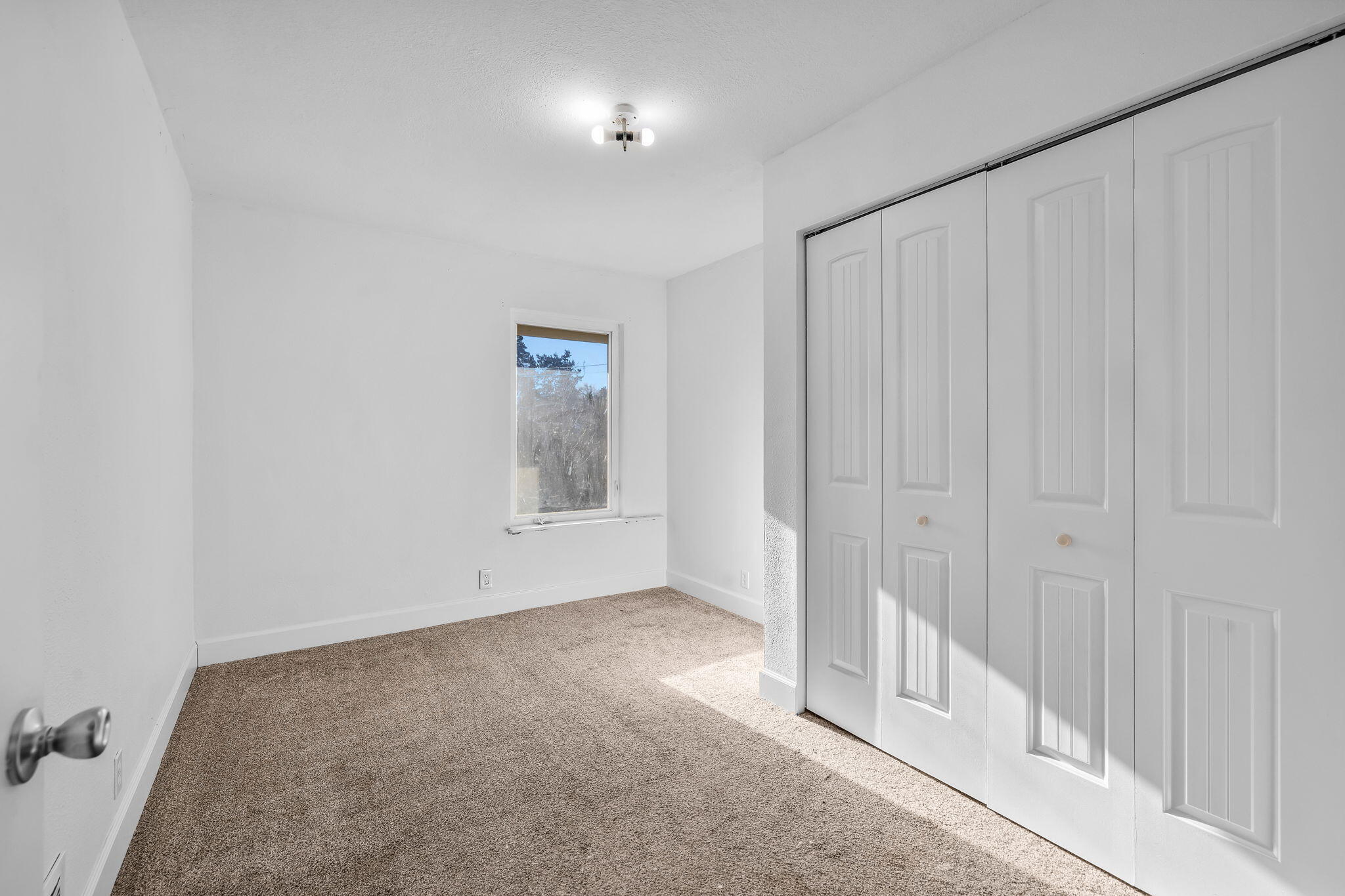 605 NW 10th Street