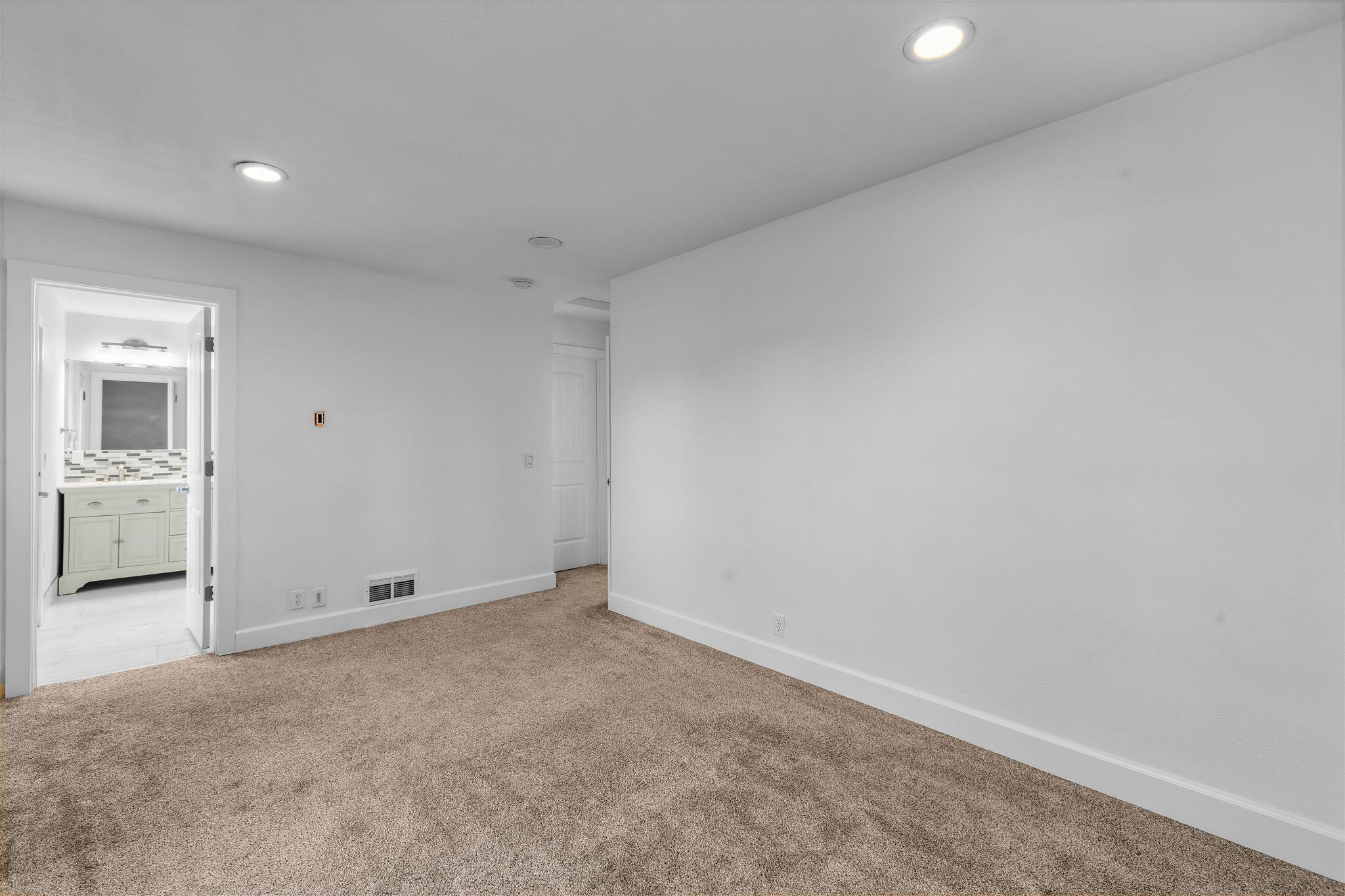 605 NW 10th Street