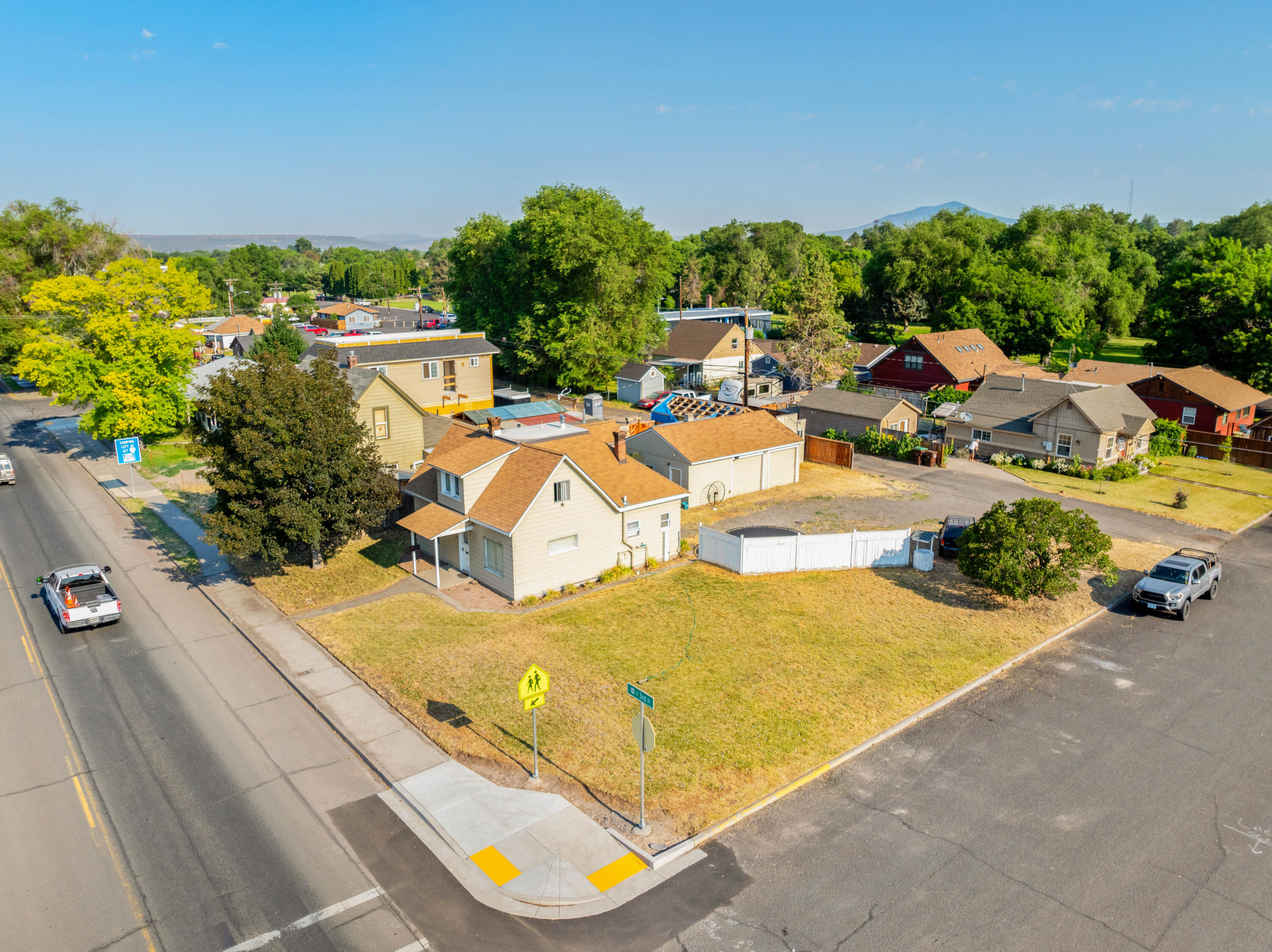 777 NE NE 3rd Street