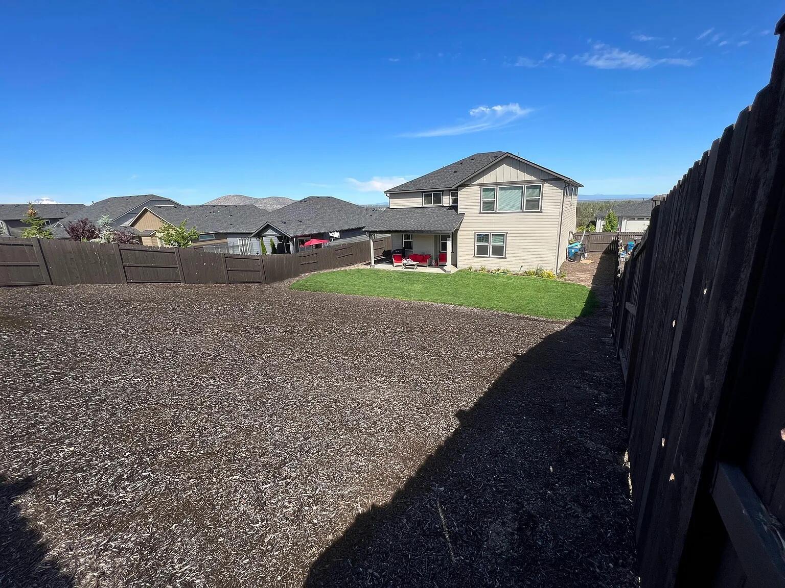 4428 SW Salmon Place