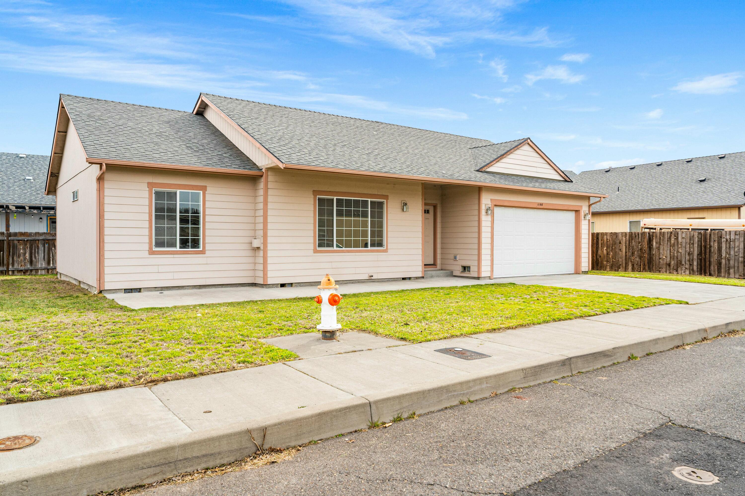 1198 NW Peony Lane