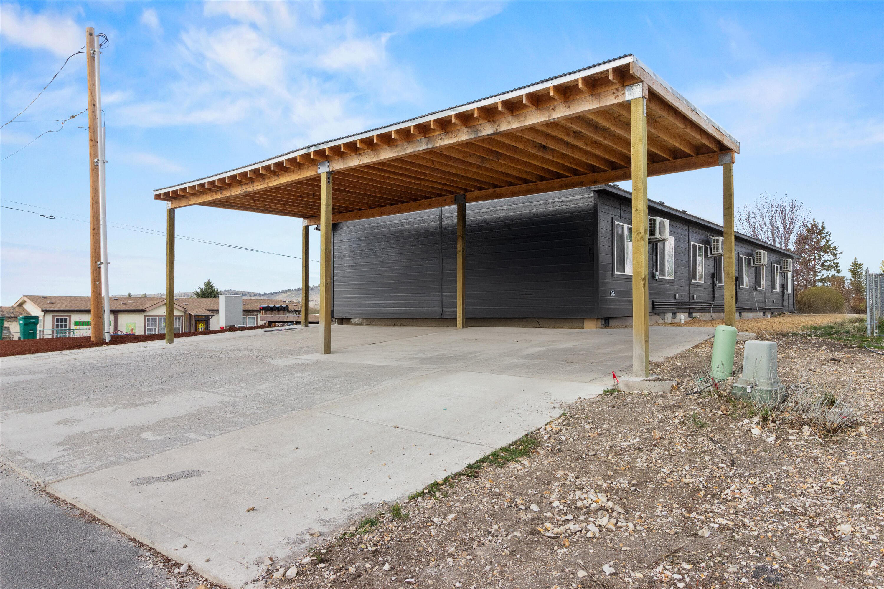 1209 Carlyle Street