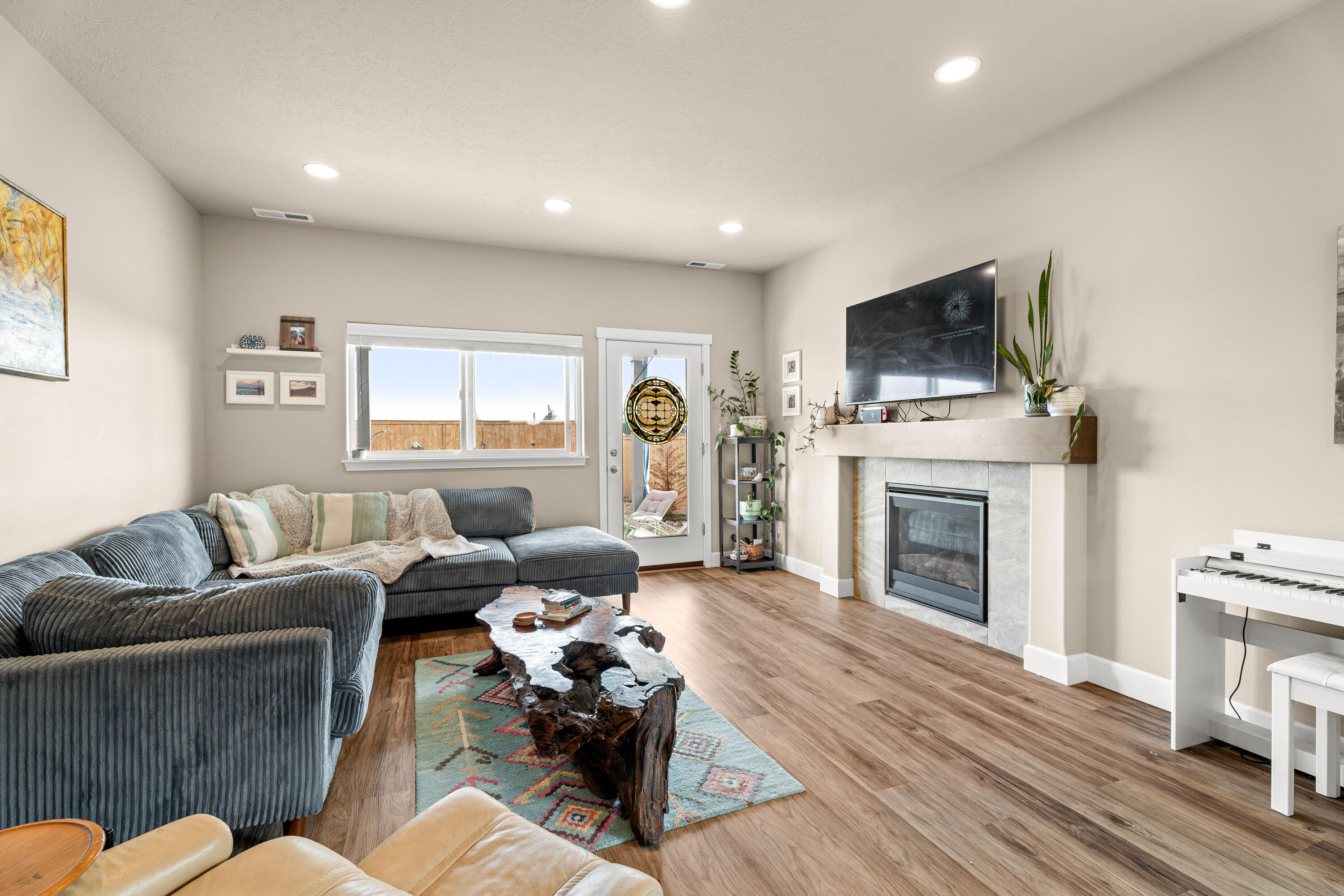 1121 NW Willow Parkway Road