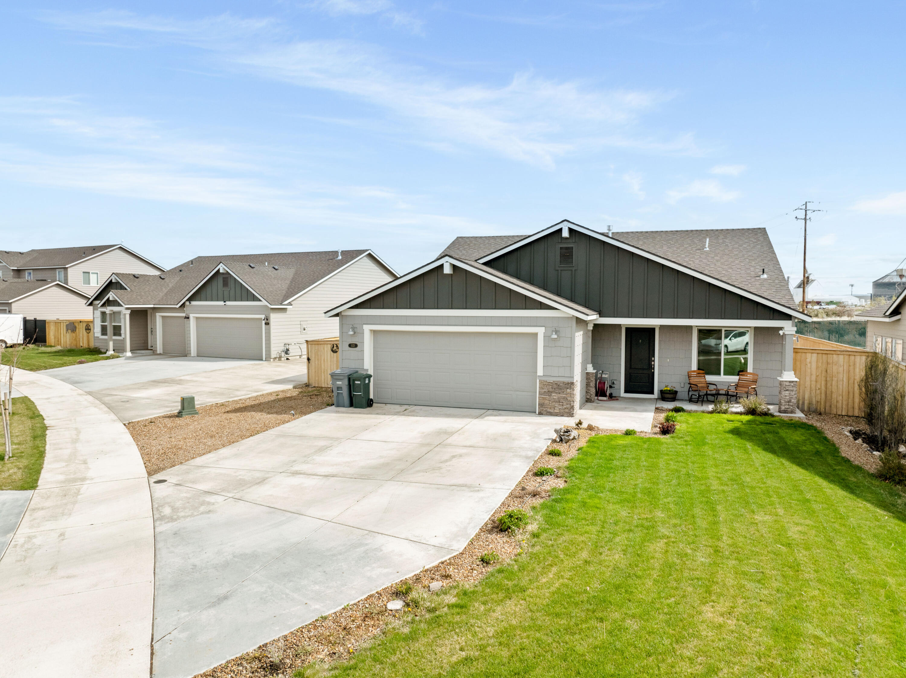 1121 NW Willow Parkway Road