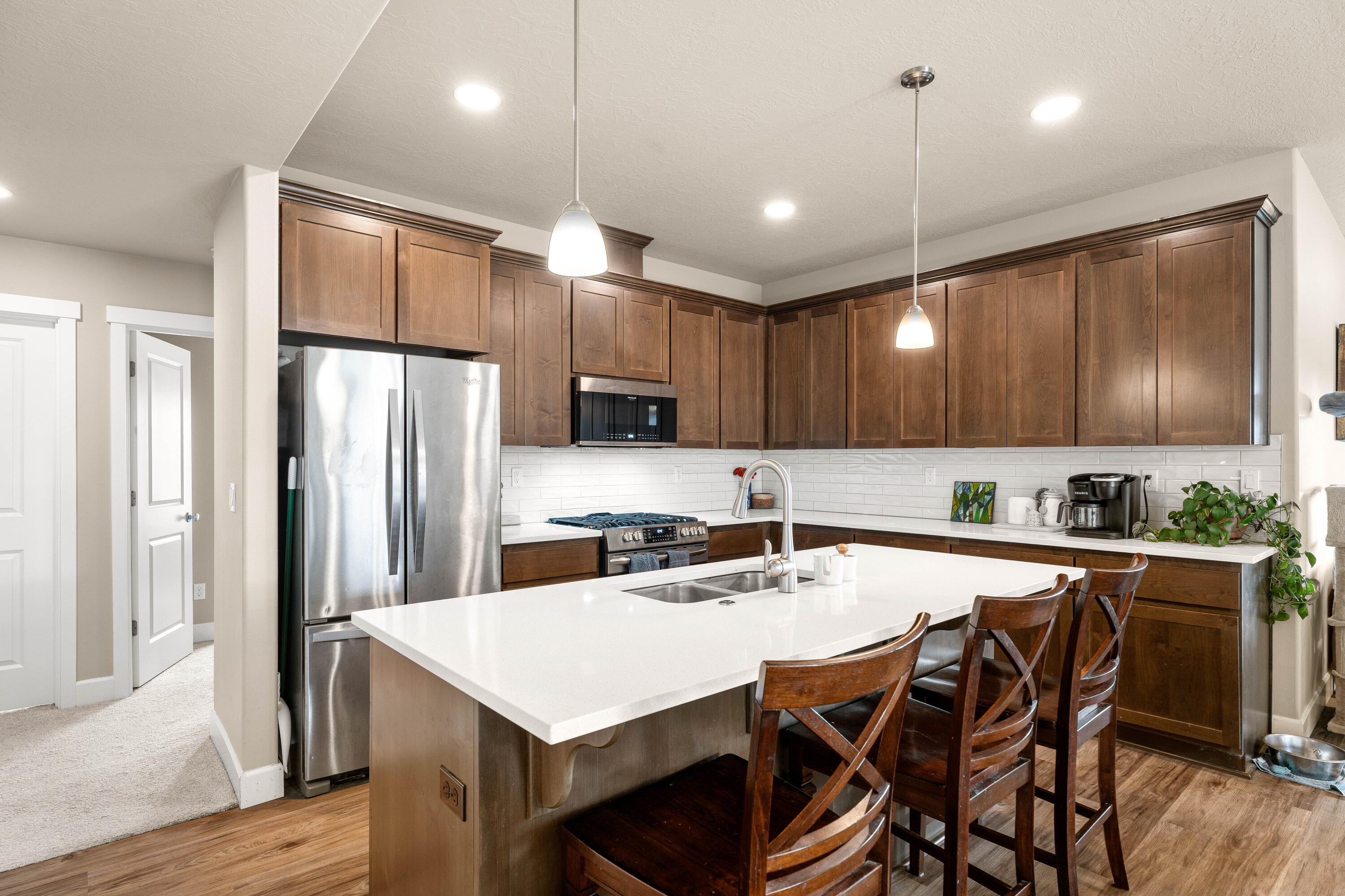 1121 NW Willow Parkway Road