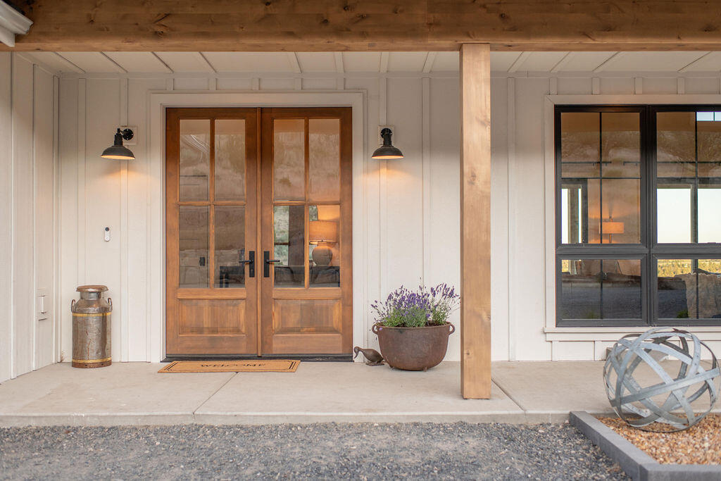 9909 NW Coyner Avenue