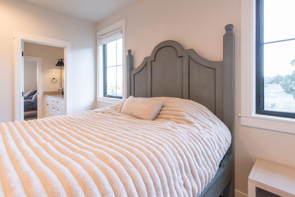 9909 NW Coyner Avenue