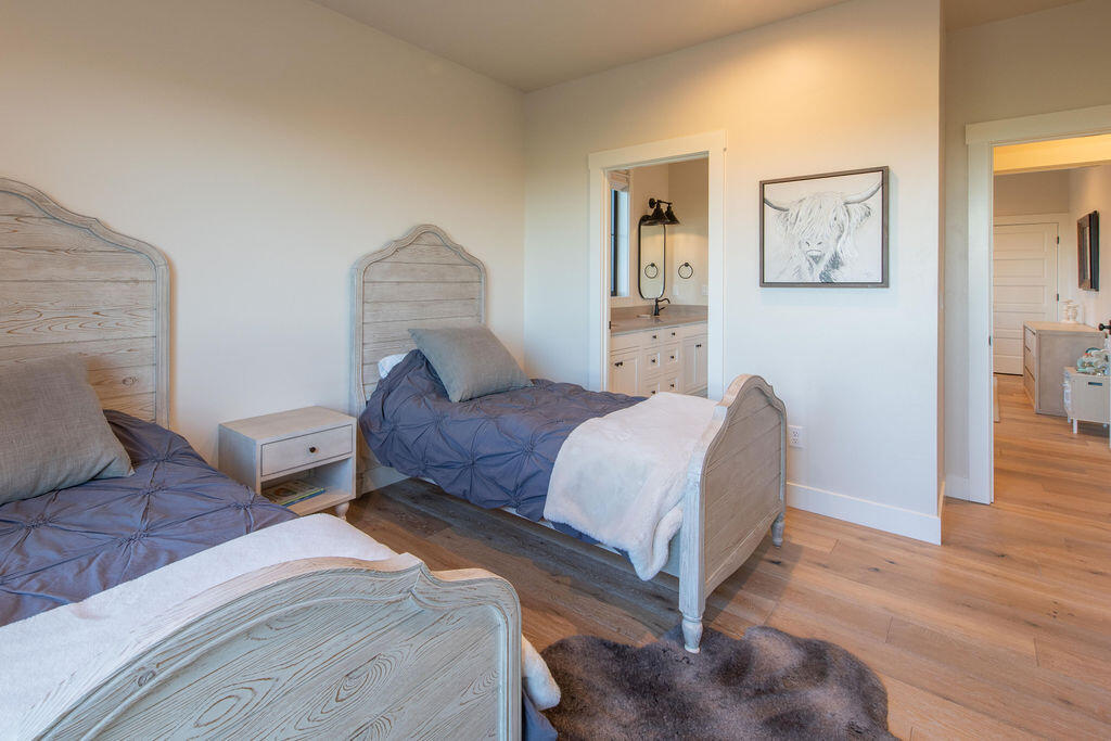 9909 NW Coyner Avenue