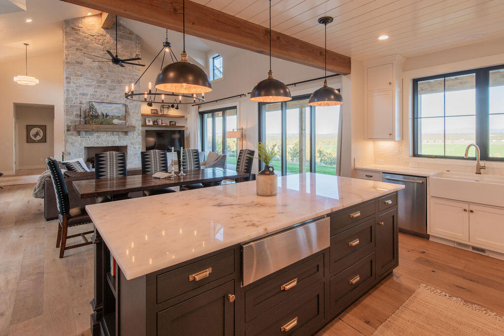 9909 NW Coyner Avenue