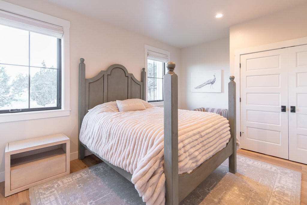 9909 NW Coyner Avenue