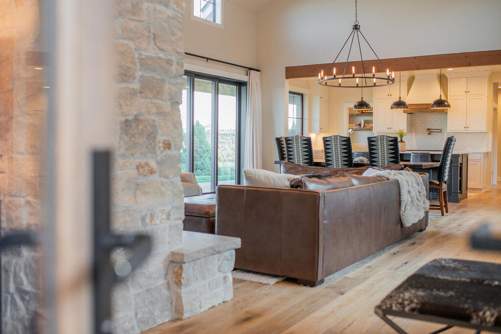 9909 NW Coyner Avenue