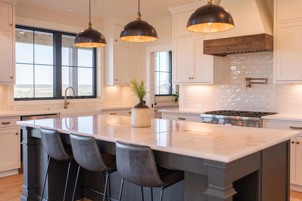 9909 NW Coyner Avenue