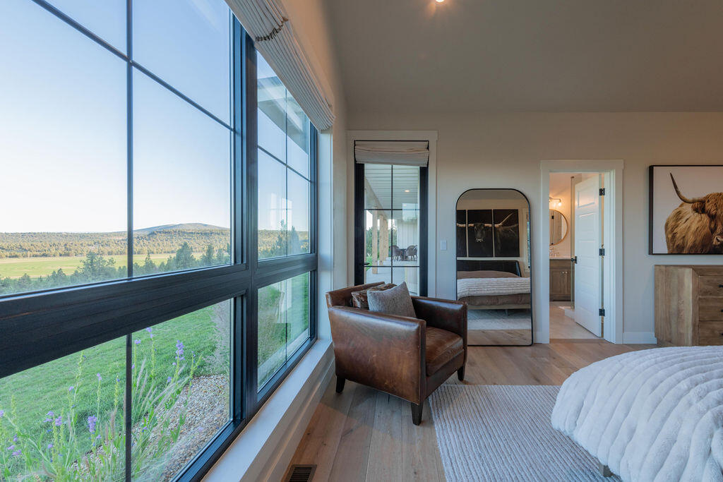 9909 NW Coyner Avenue