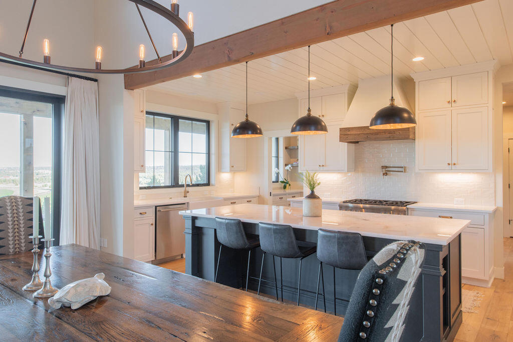 9909 NW Coyner Avenue