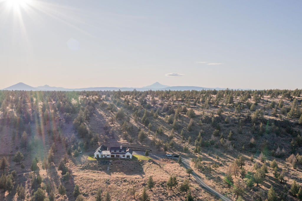 9909 NW Coyner Avenue