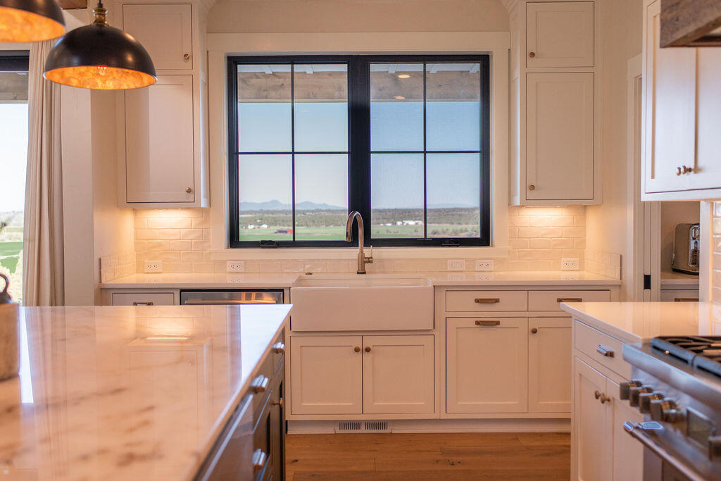 9909 NW Coyner Avenue