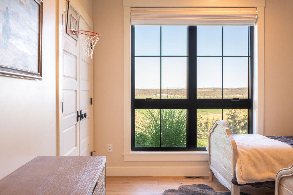 9909 NW Coyner Avenue