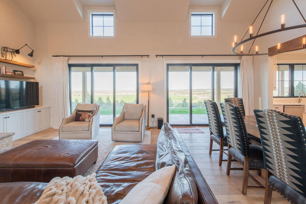 9909 NW Coyner Avenue