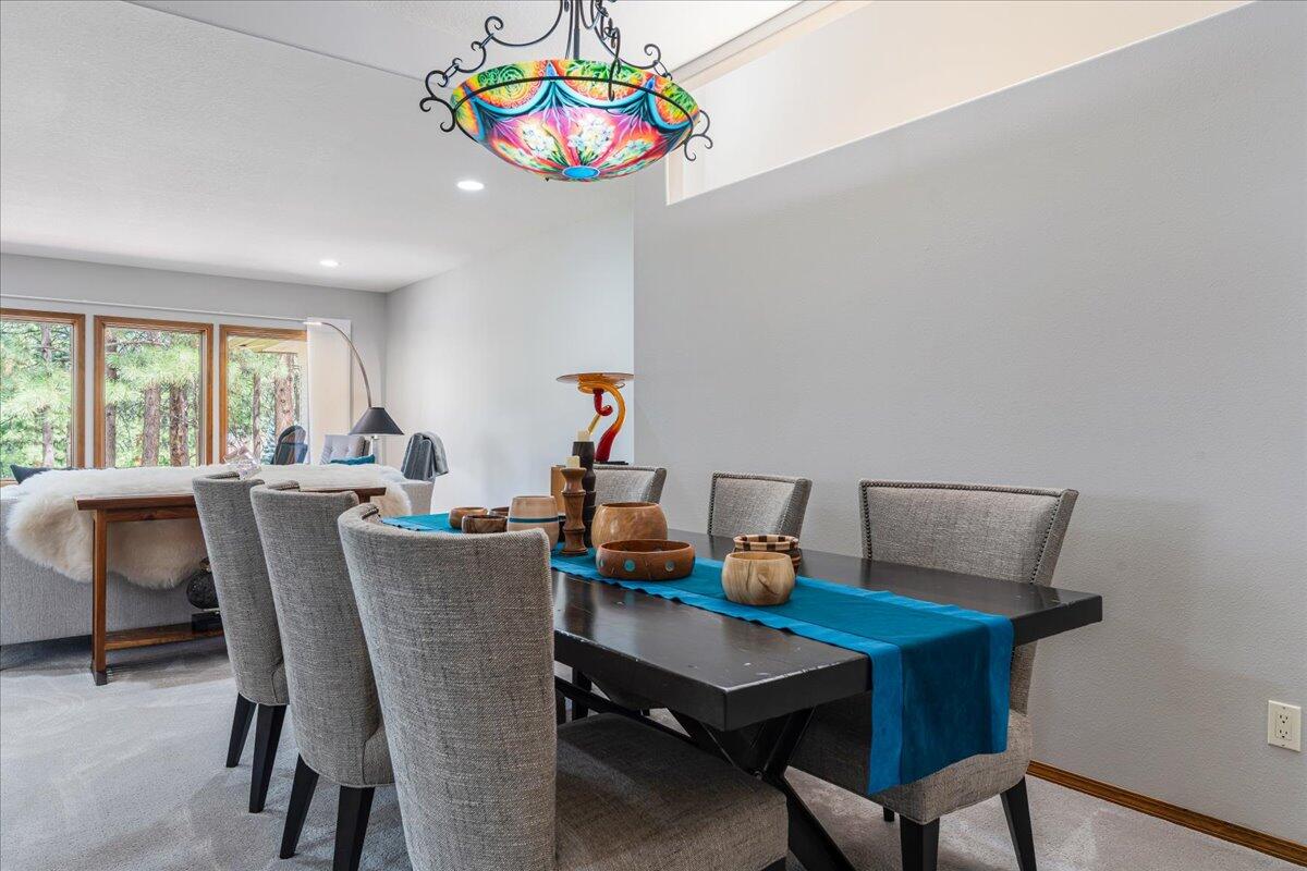 60841 Willow Creek Loop