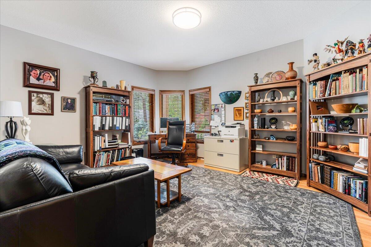 60841 Willow Creek Loop