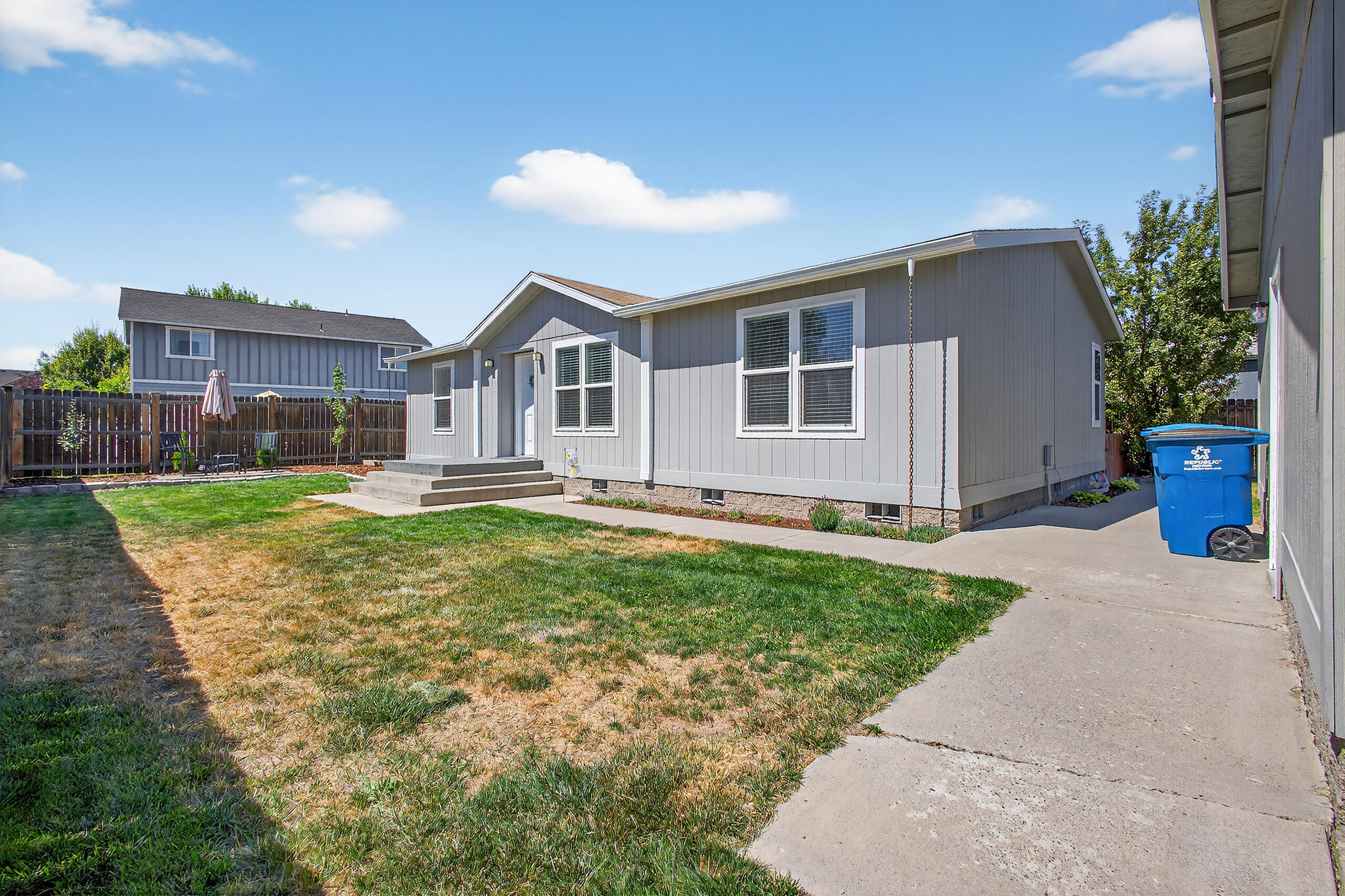 841 NE Shoshone Drive