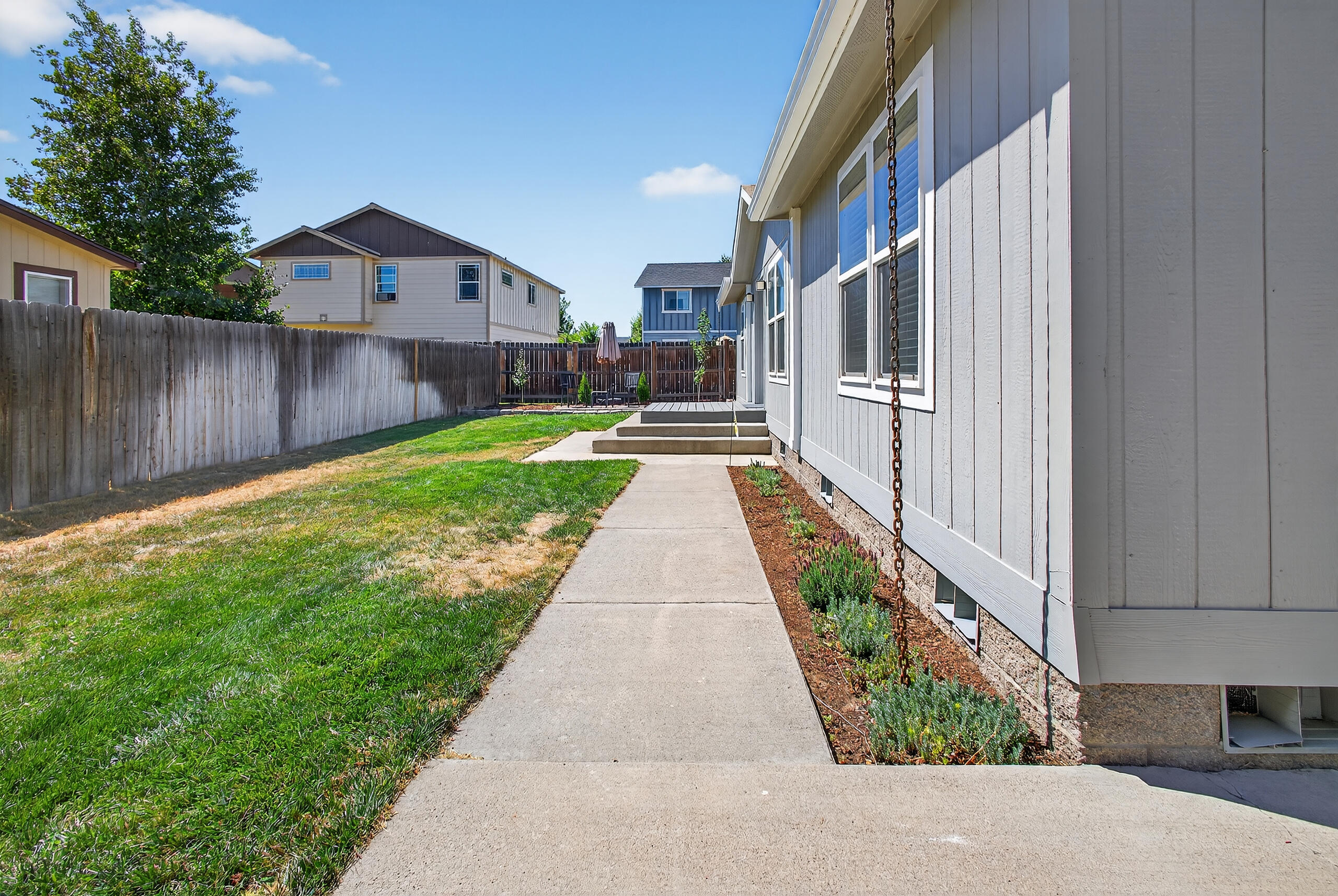 841 NE Shoshone Drive