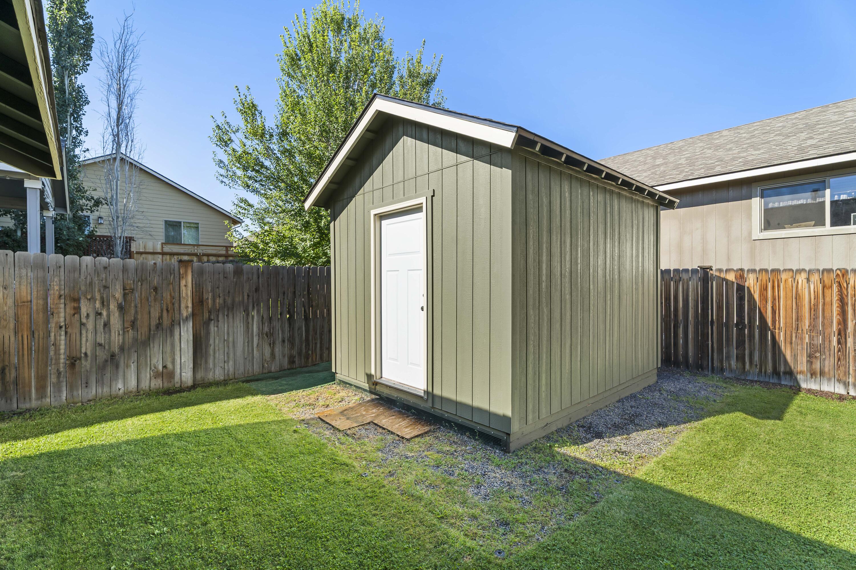 3227 NE Sandalwood Drive