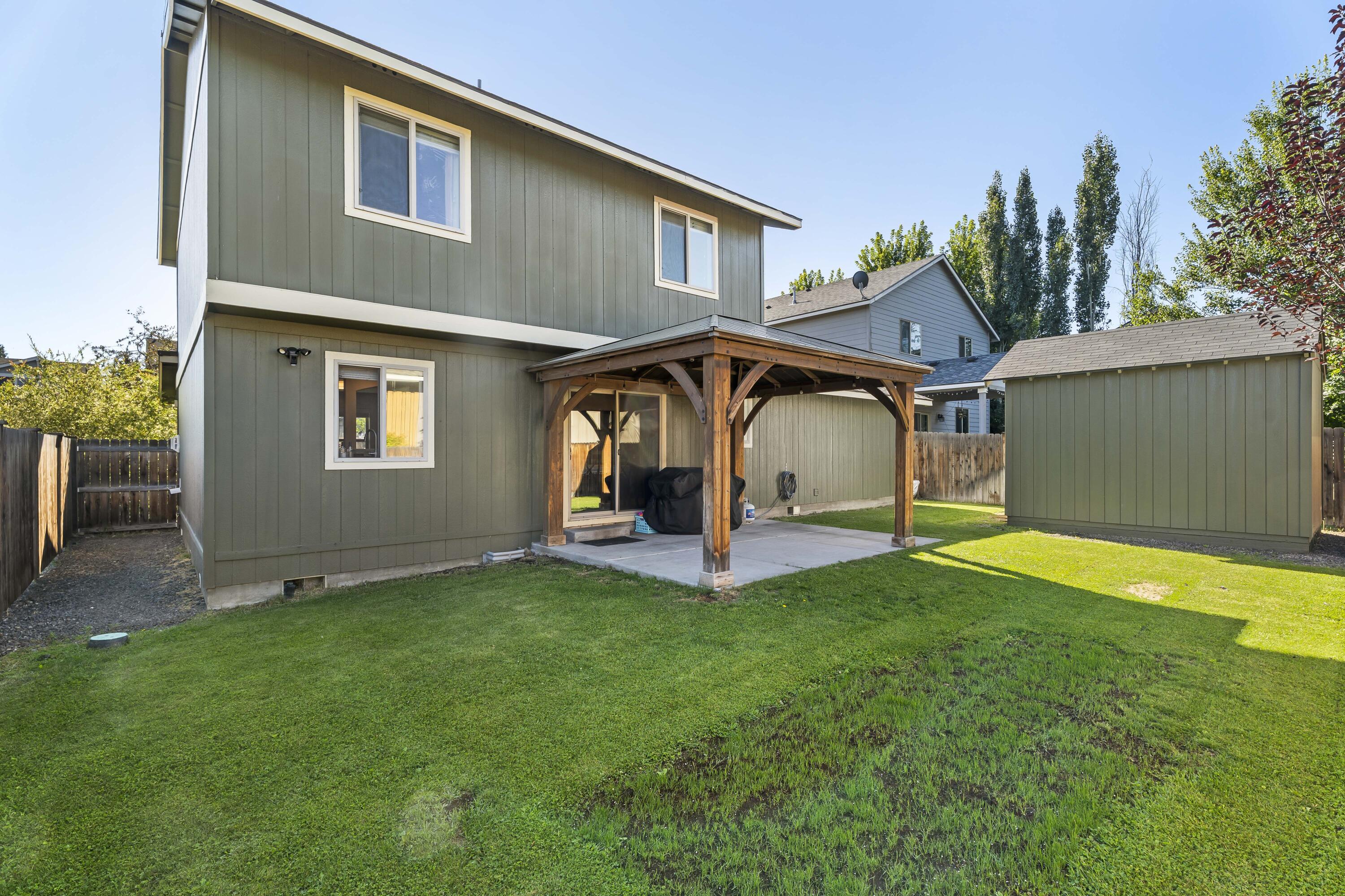 3227 NE Sandalwood Drive