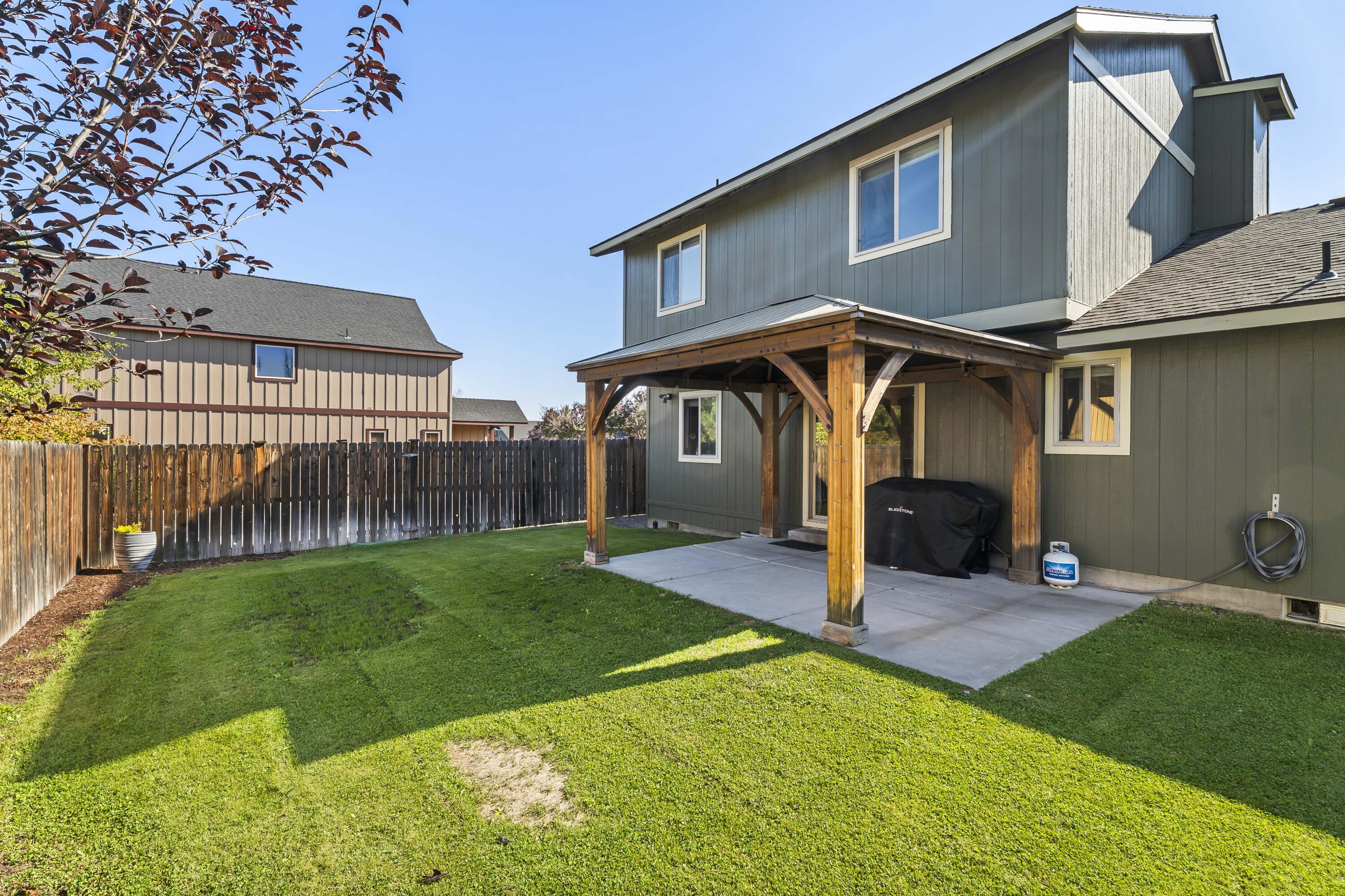 3227 NE Sandalwood Drive