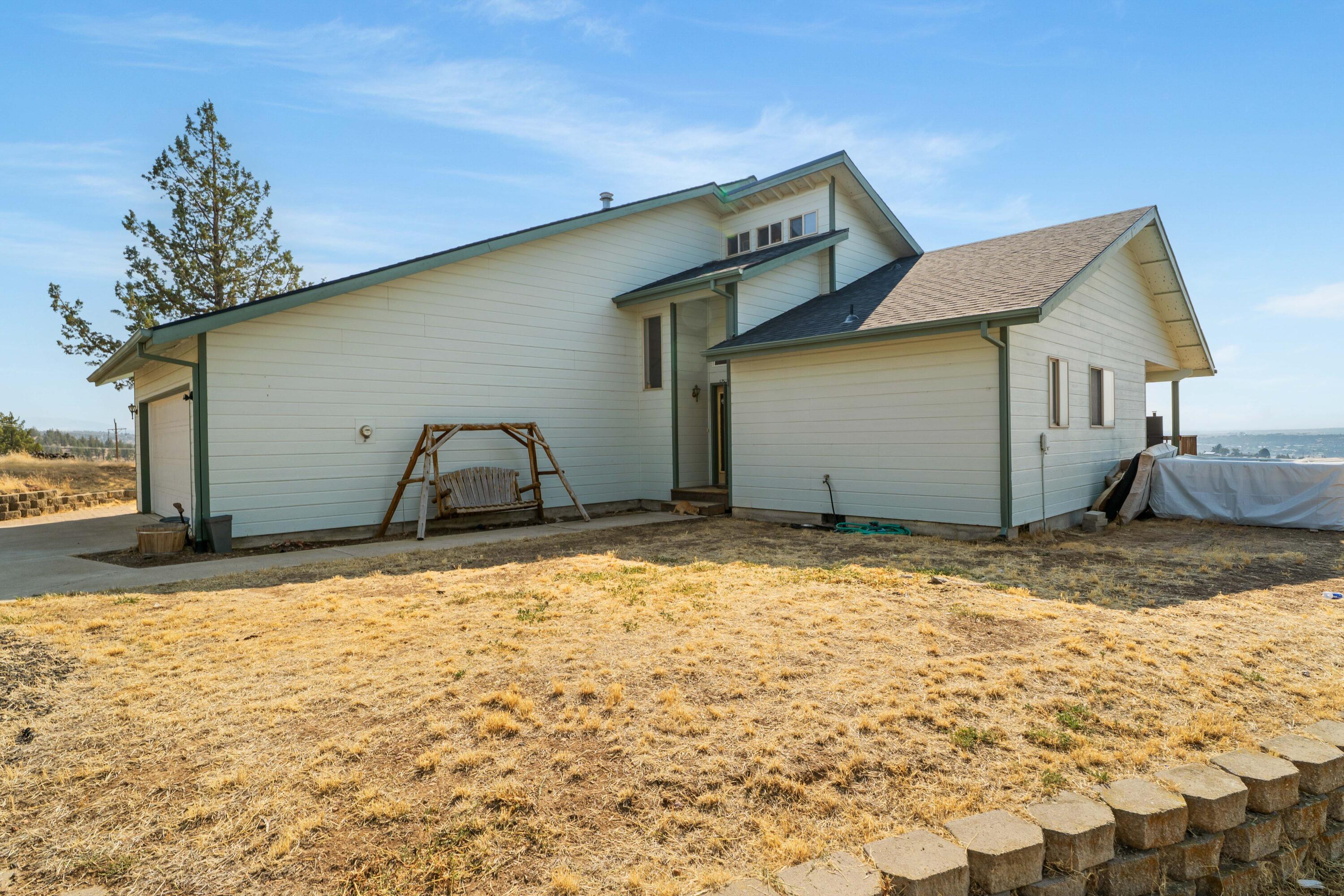 1925 NE Loucks Road