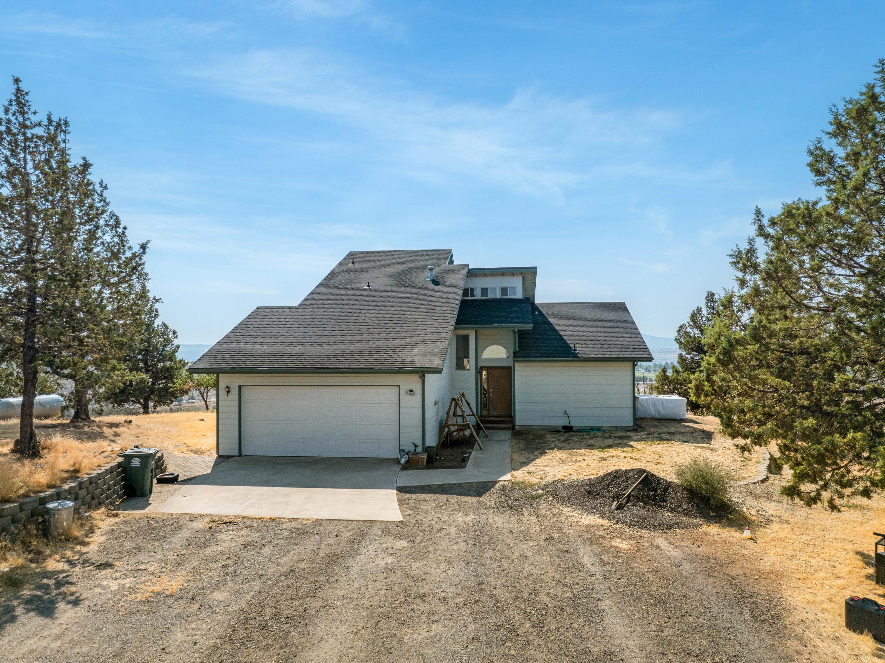 1925 NE Loucks Road