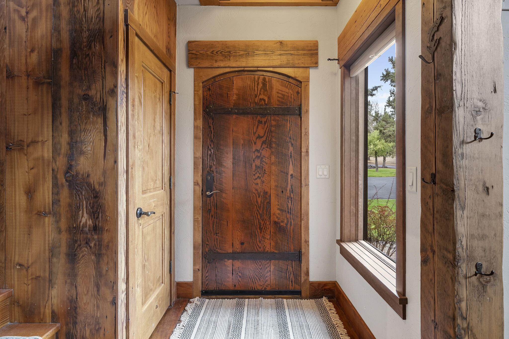 18495 Crawford Trail