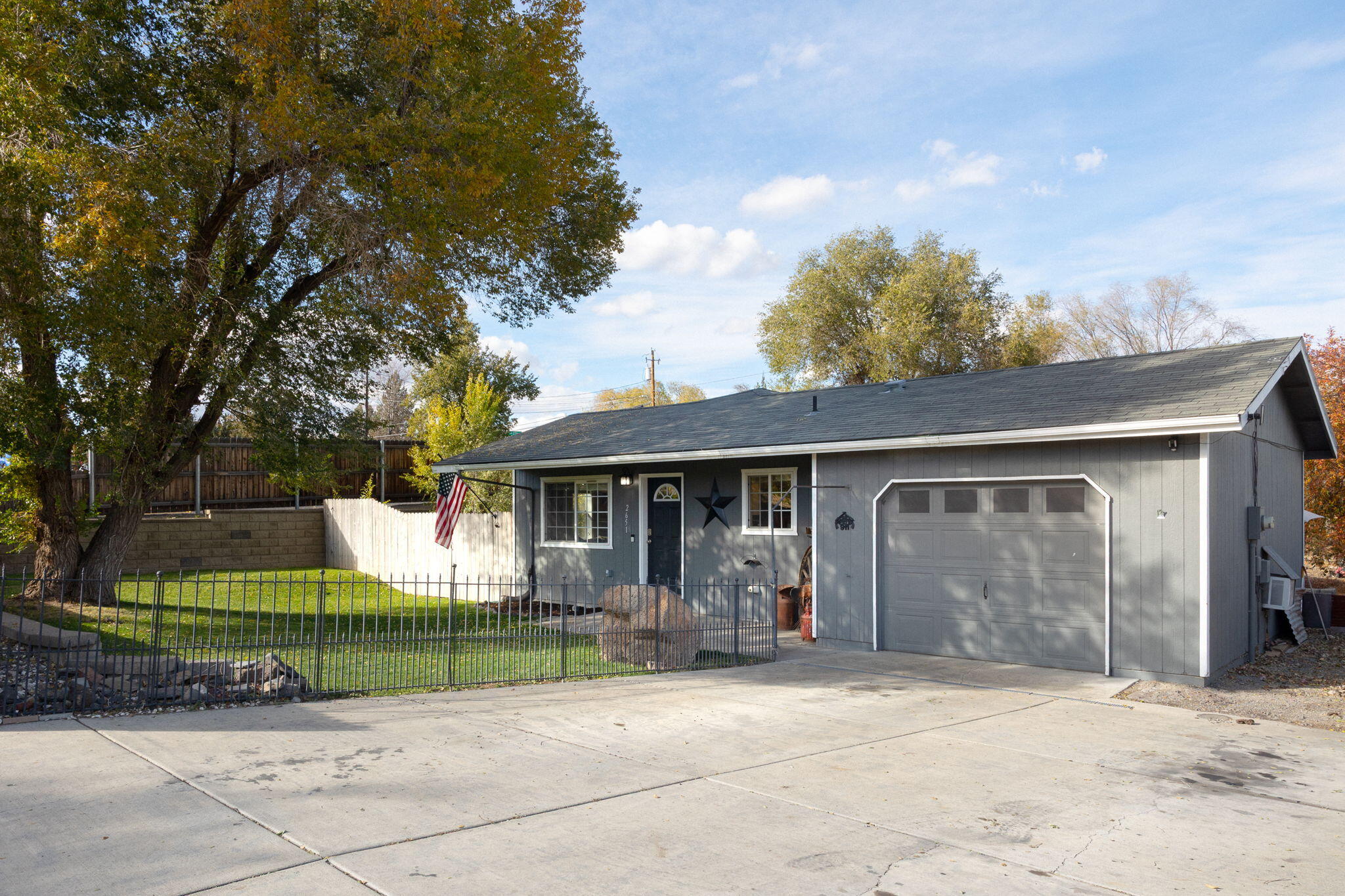 2651 SW Glacier Avenue