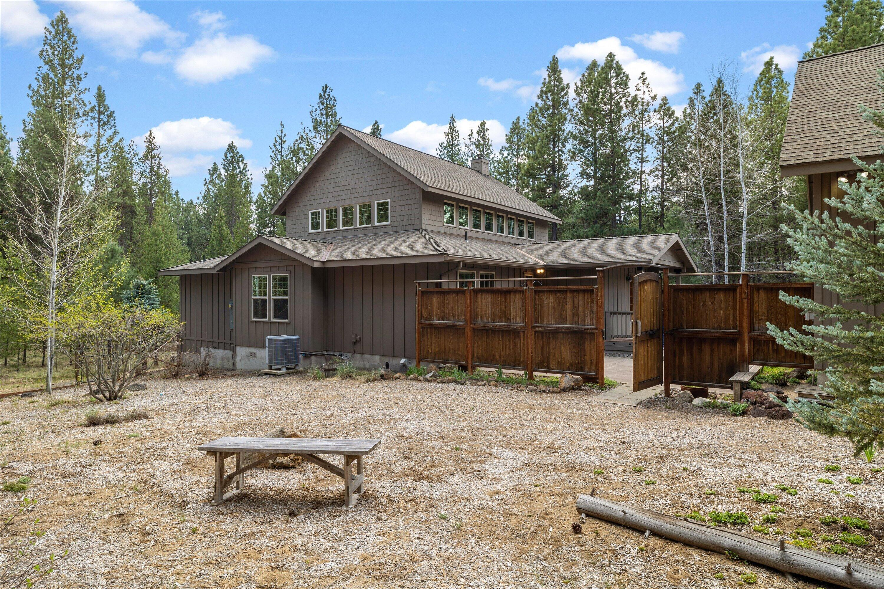 51601 Pine Loop Drive, na
