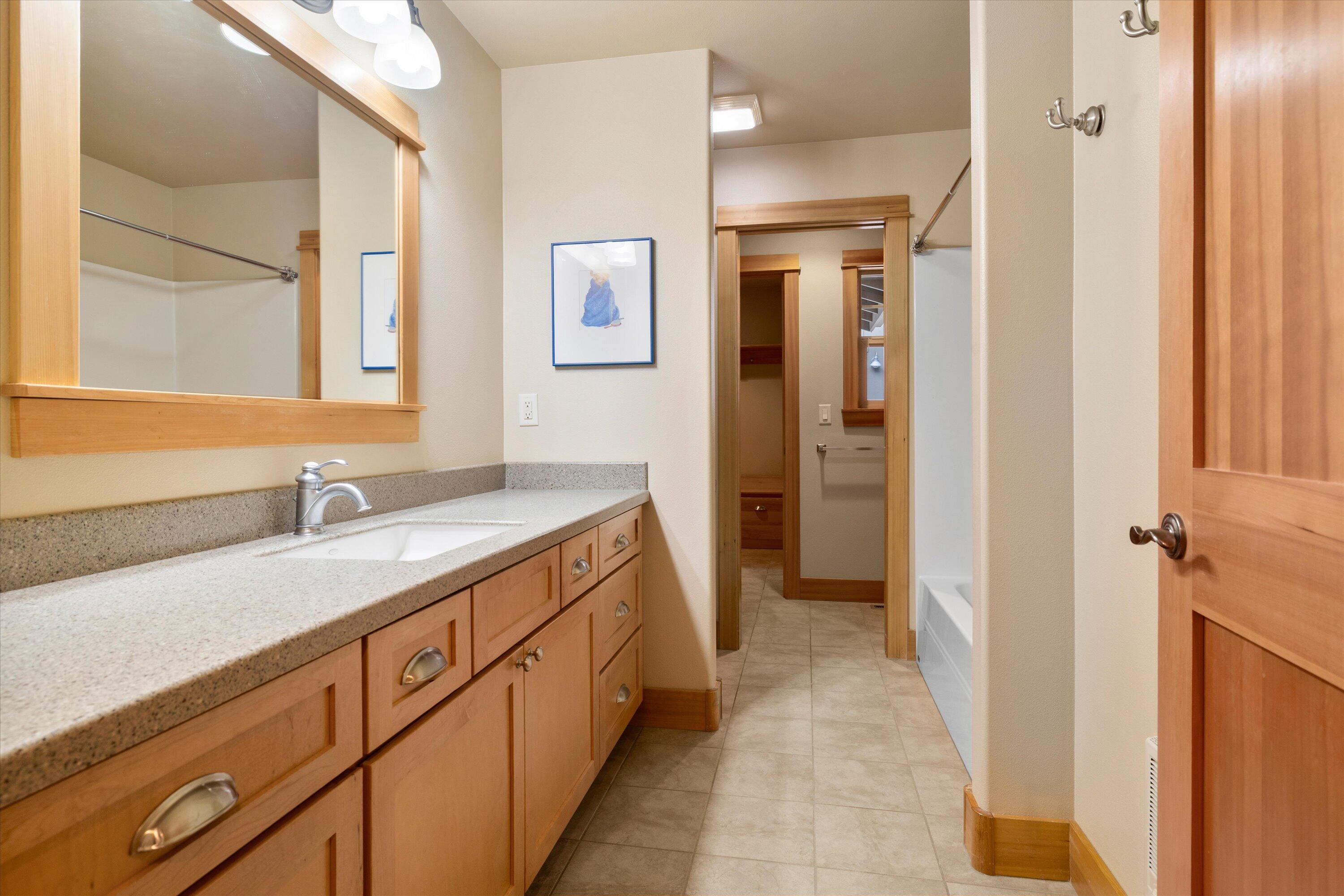 51601 Pine Loop Drive, na