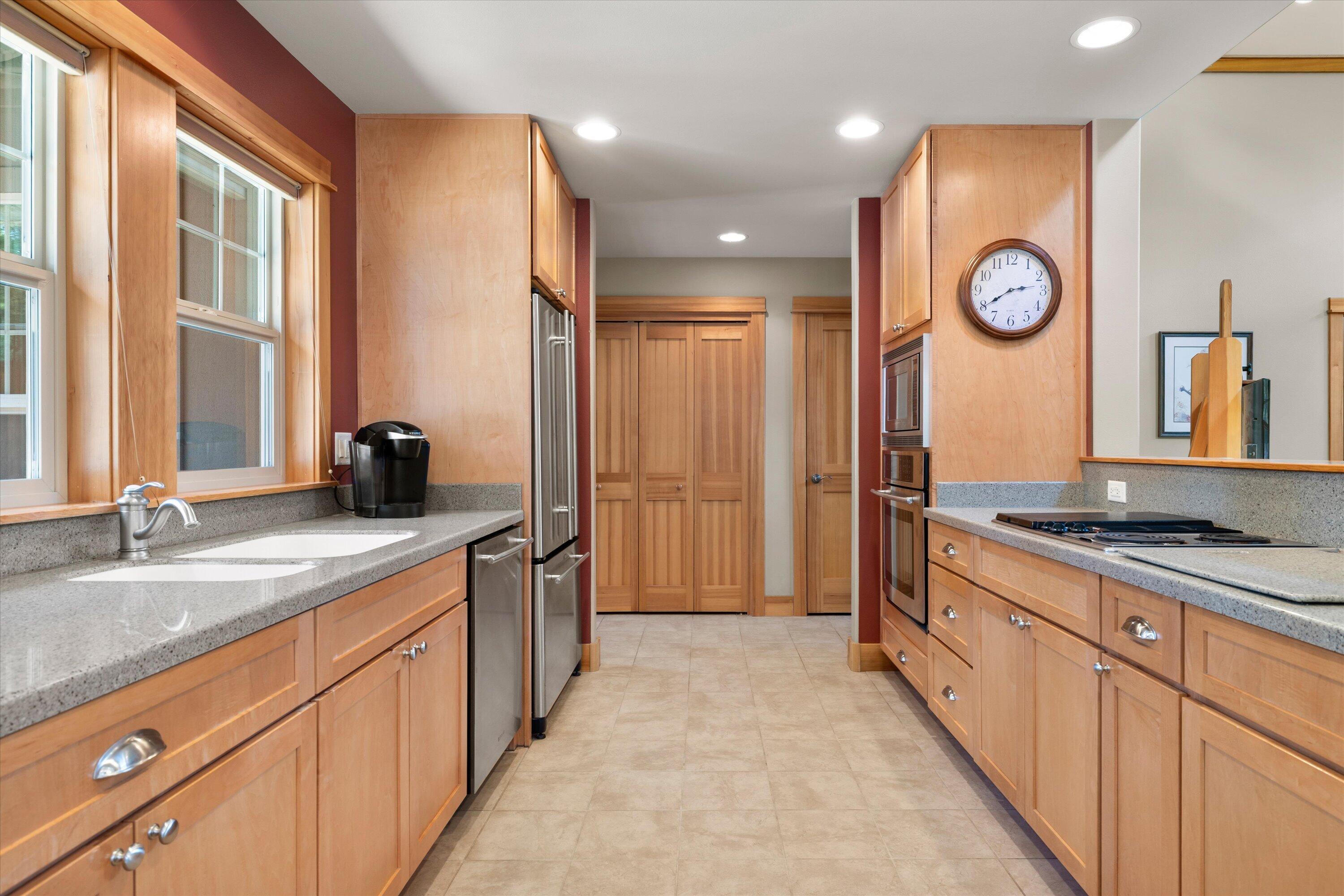51601 Pine Loop Drive, na
