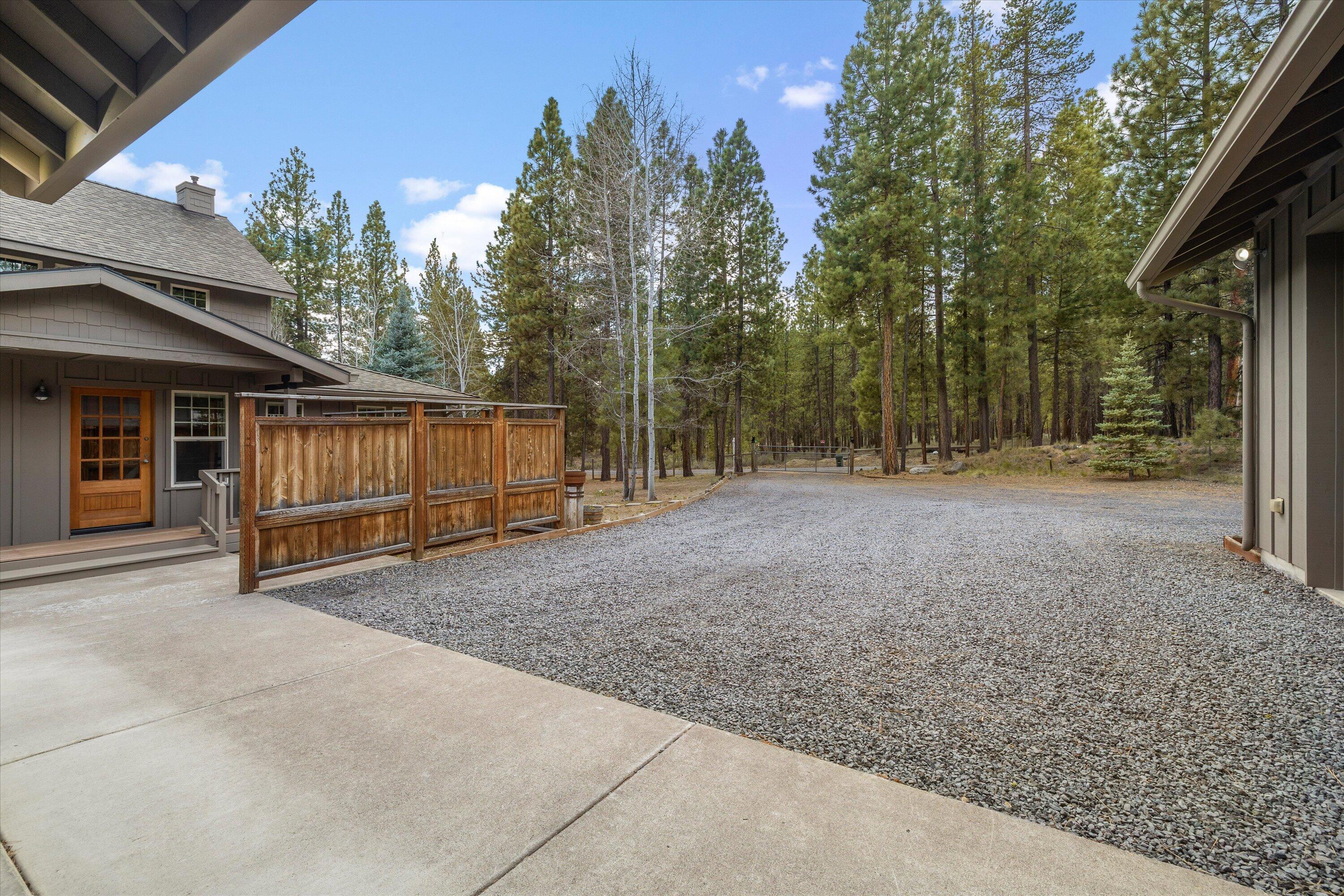 51601 Pine Loop Drive, na