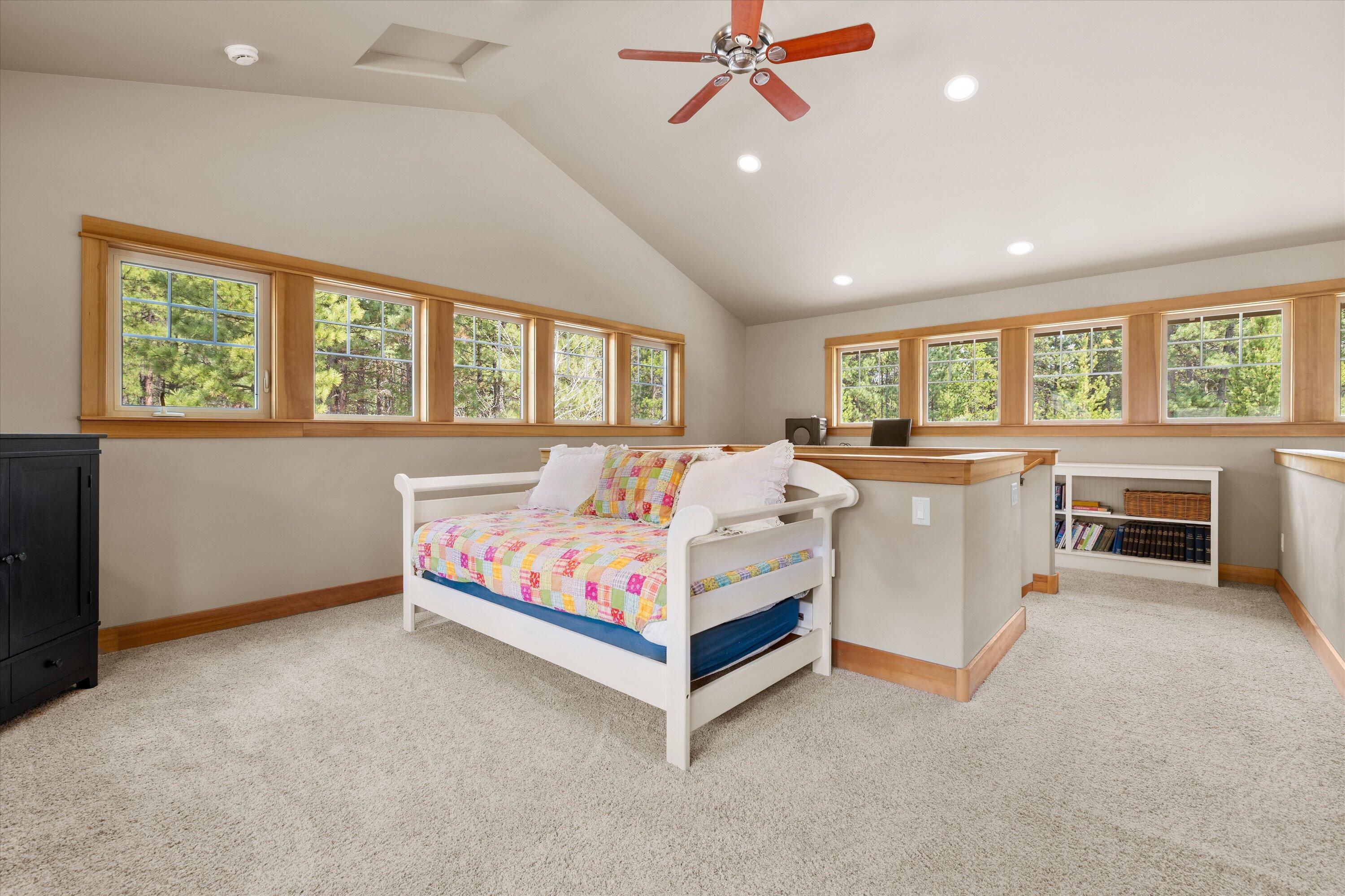 51601 Pine Loop Drive, na