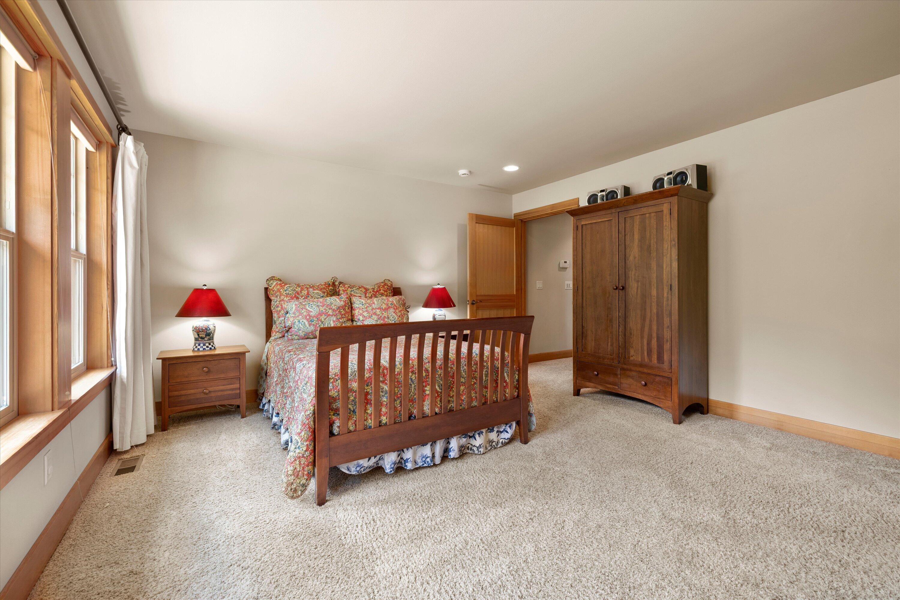51601 Pine Loop Drive, na