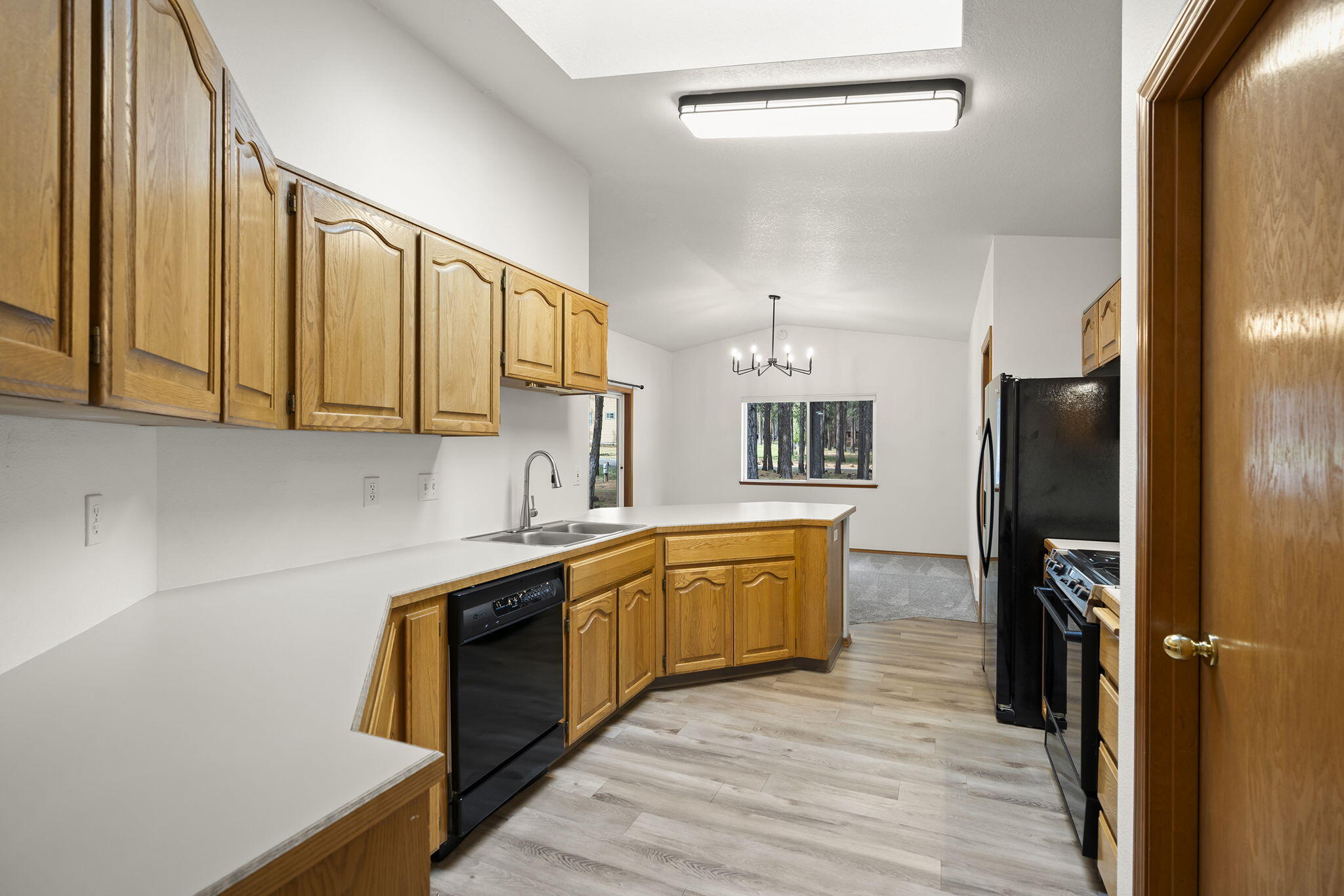 14485 Mountain View Loop