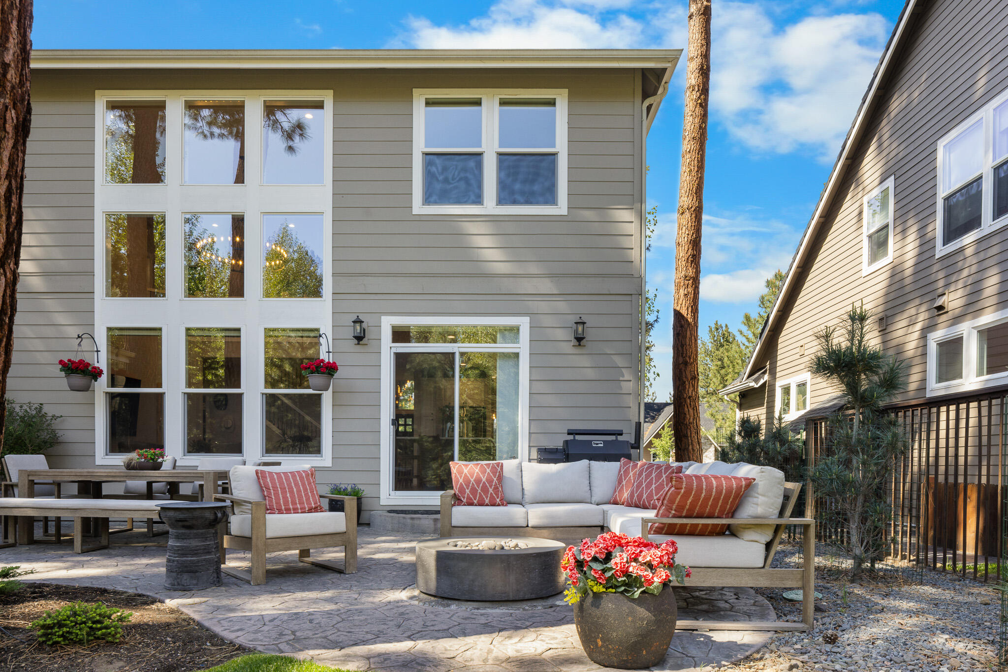 1041 E Timber Pine Drive